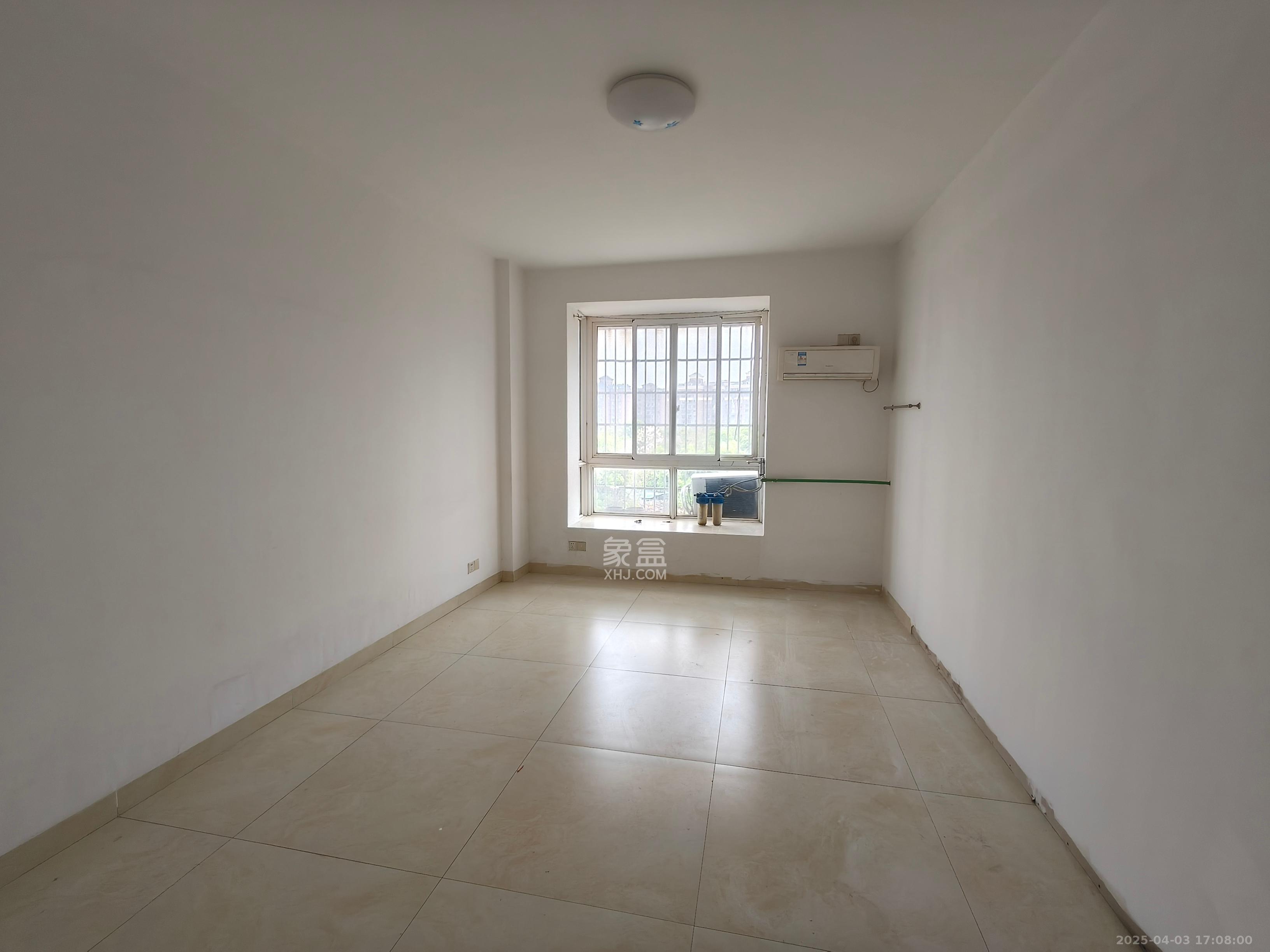 景荣华苑  4室2厅2卫    2600.0元/月室内图