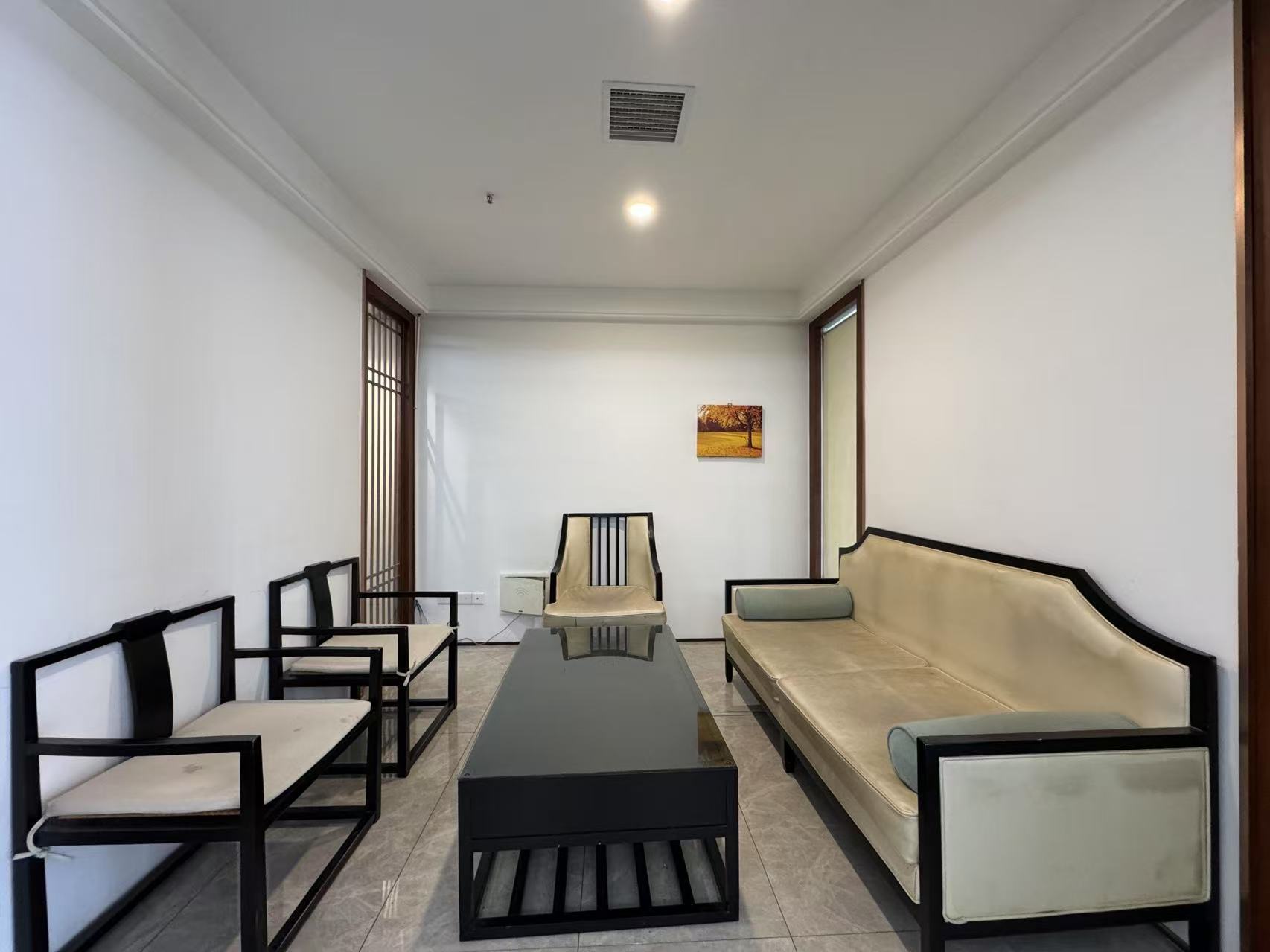 融冠亲城50写字楼 4室1厅0卫 8500.0元/月 融冠亲城50写字楼 4室1厅0卫 8500.0元/月室内图