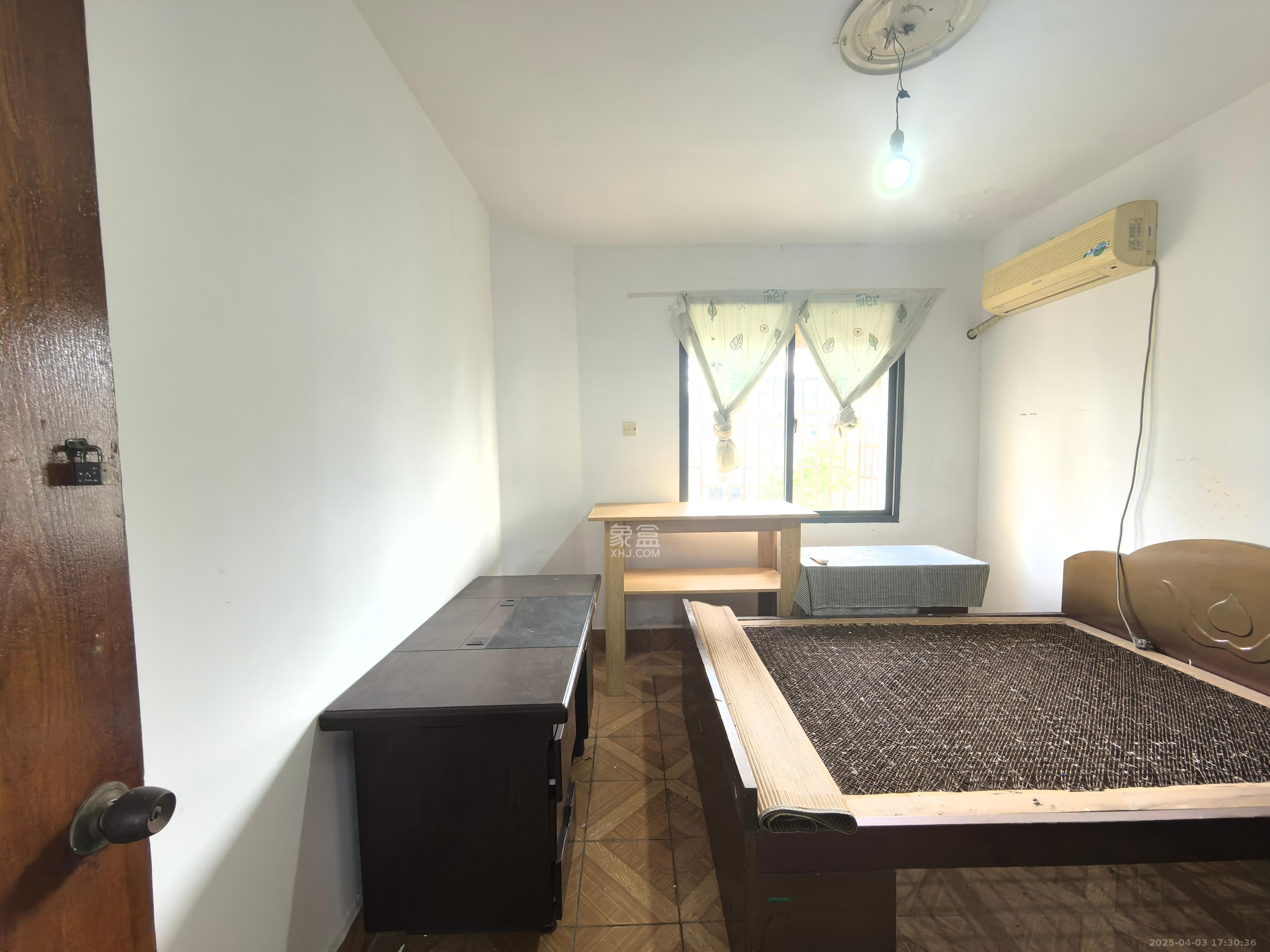 丽臣小区 2室1厅1卫 1800.0元/月 丽臣小区 2室1厅1卫 1800.0元/月室内图