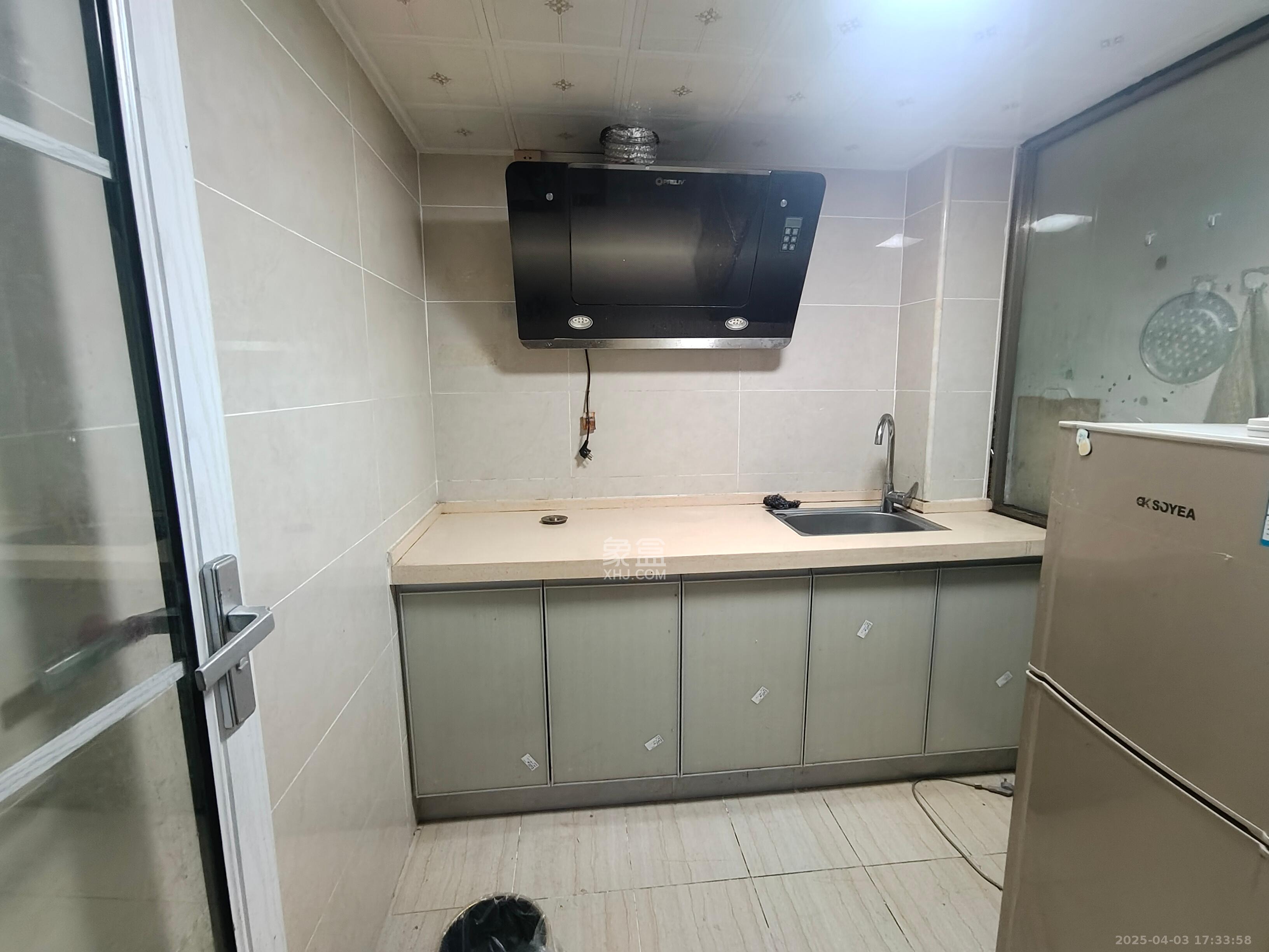 南国嘉苑 2室2厅1卫 1200.0元/月 南国嘉苑 2室2厅1卫 1200.0元/月室内图