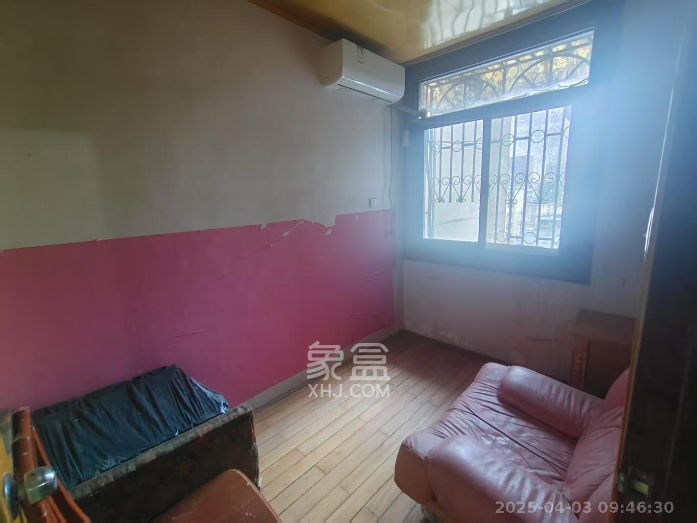 席草田散盘 3室1厅1卫 2000.0元/月 席草田散盘 3室1厅1卫 2000.0元/月室内图