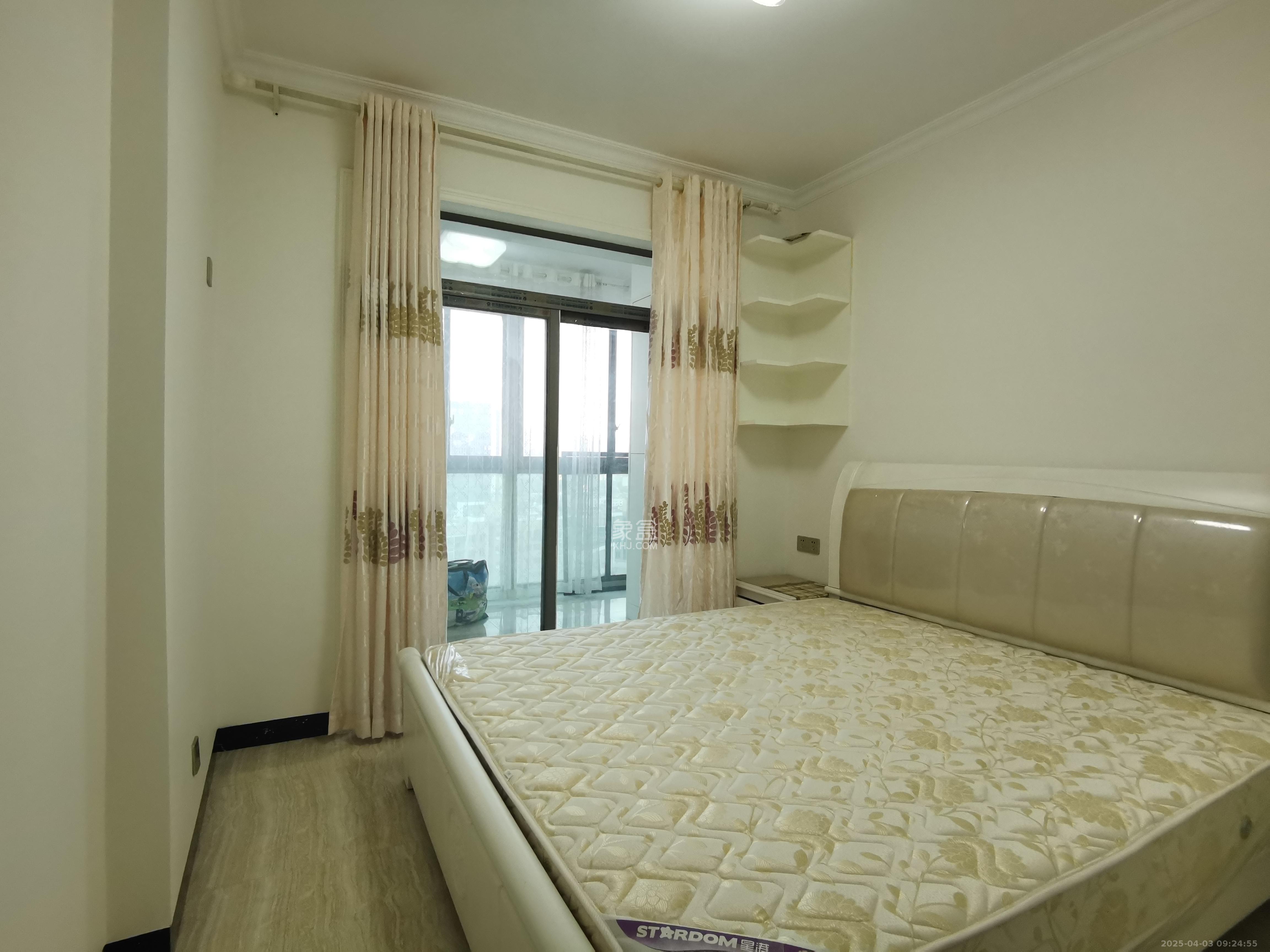 新城新世界一二三期 3室2厅2卫 3500.0元/月 新城新世界一二三期 3室2厅2卫 3500.0元/月室内图