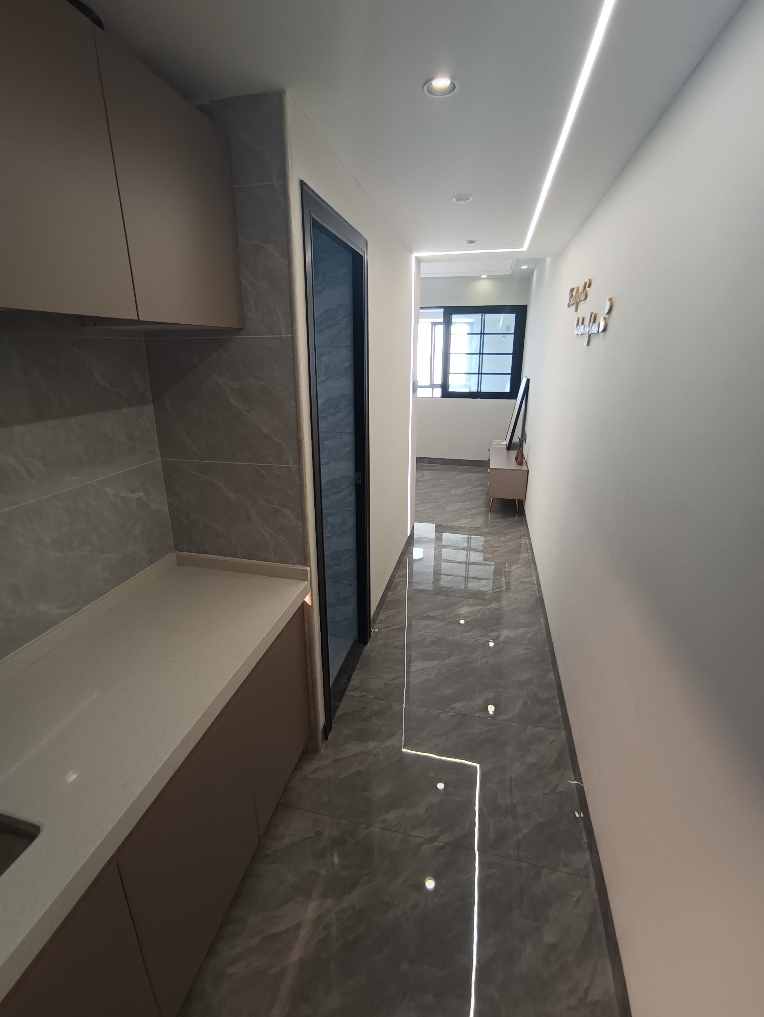 加州阳光 2室1厅1卫 59.0万 加州阳光 2室1厅1卫 59.0万客厅