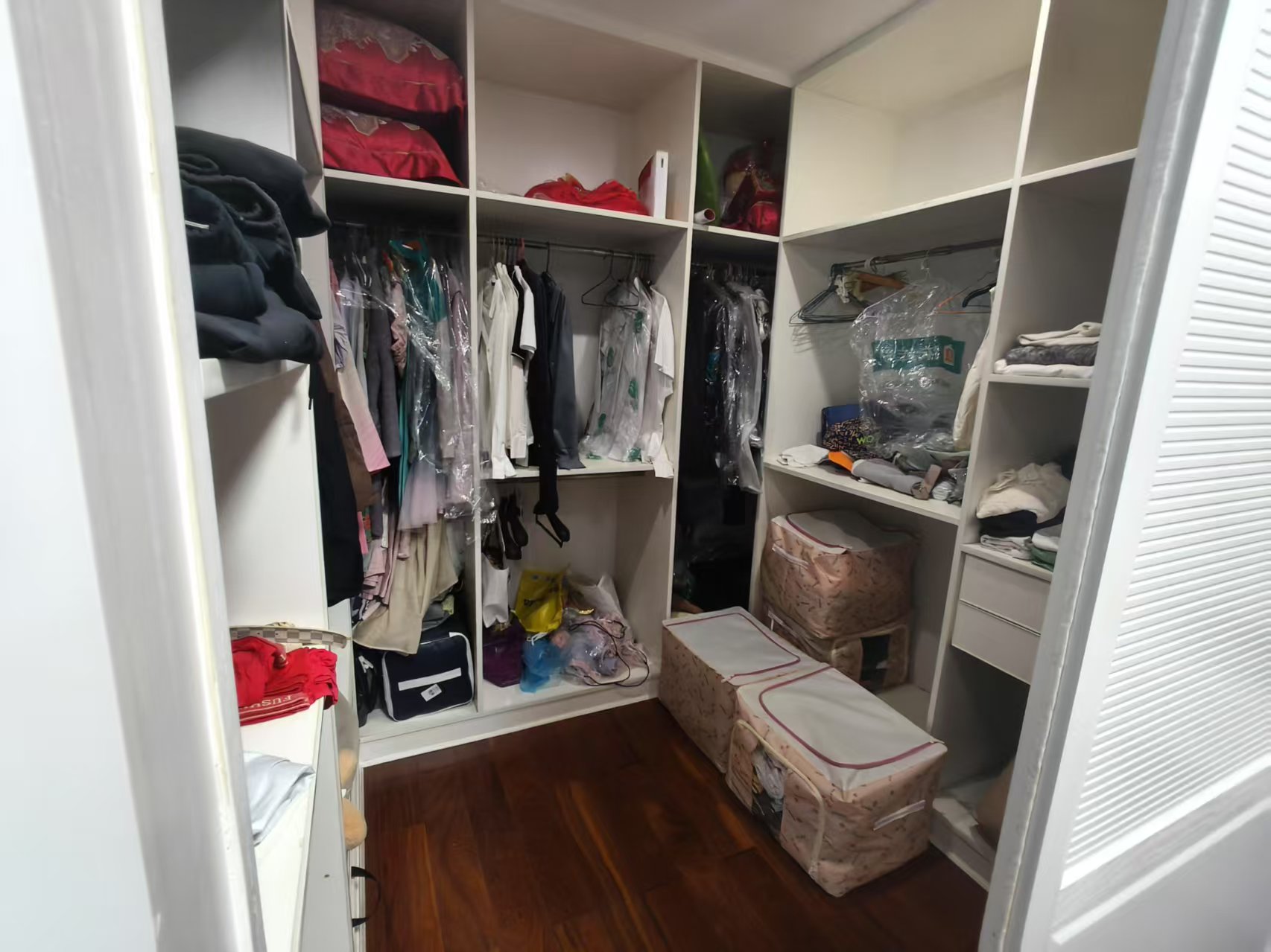 福泽大厦 4室2厅2卫 1800.0元/月 福泽大厦 4室2厅2卫 1800.0元/月室内图