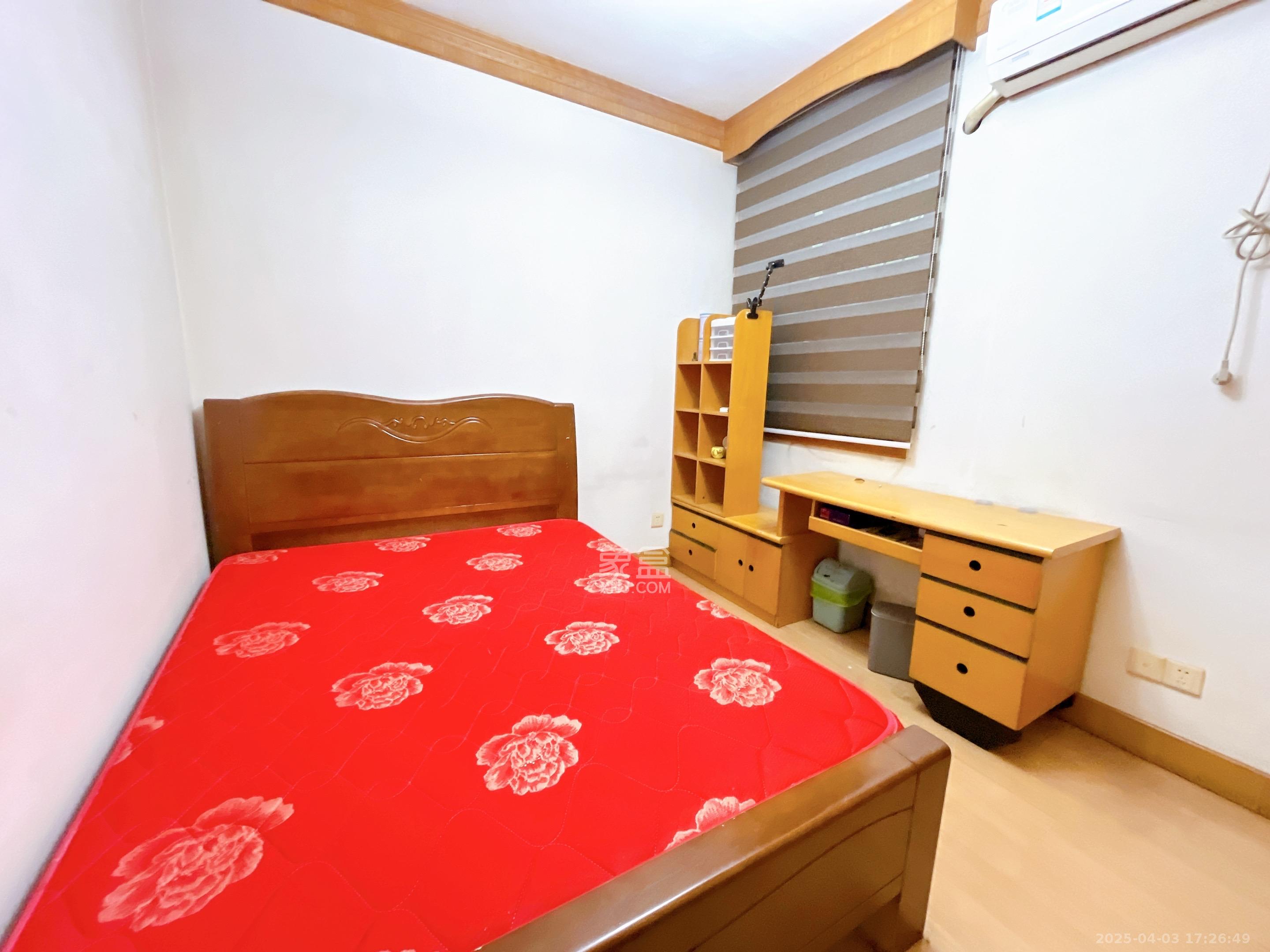 韵景商居  3室2厅2卫   2200.00元/月室内图