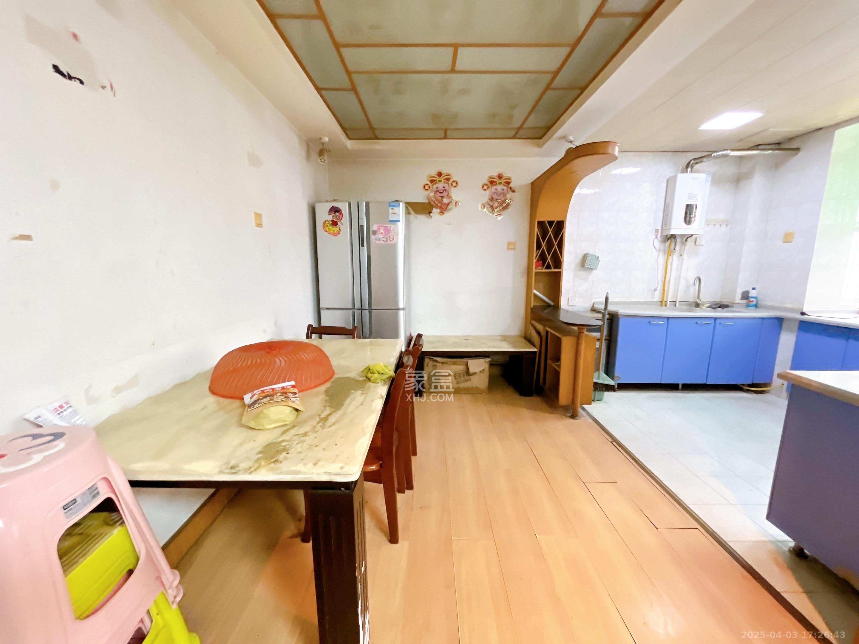 韵景商居  3室2厅2卫   2200.00元/月室内图