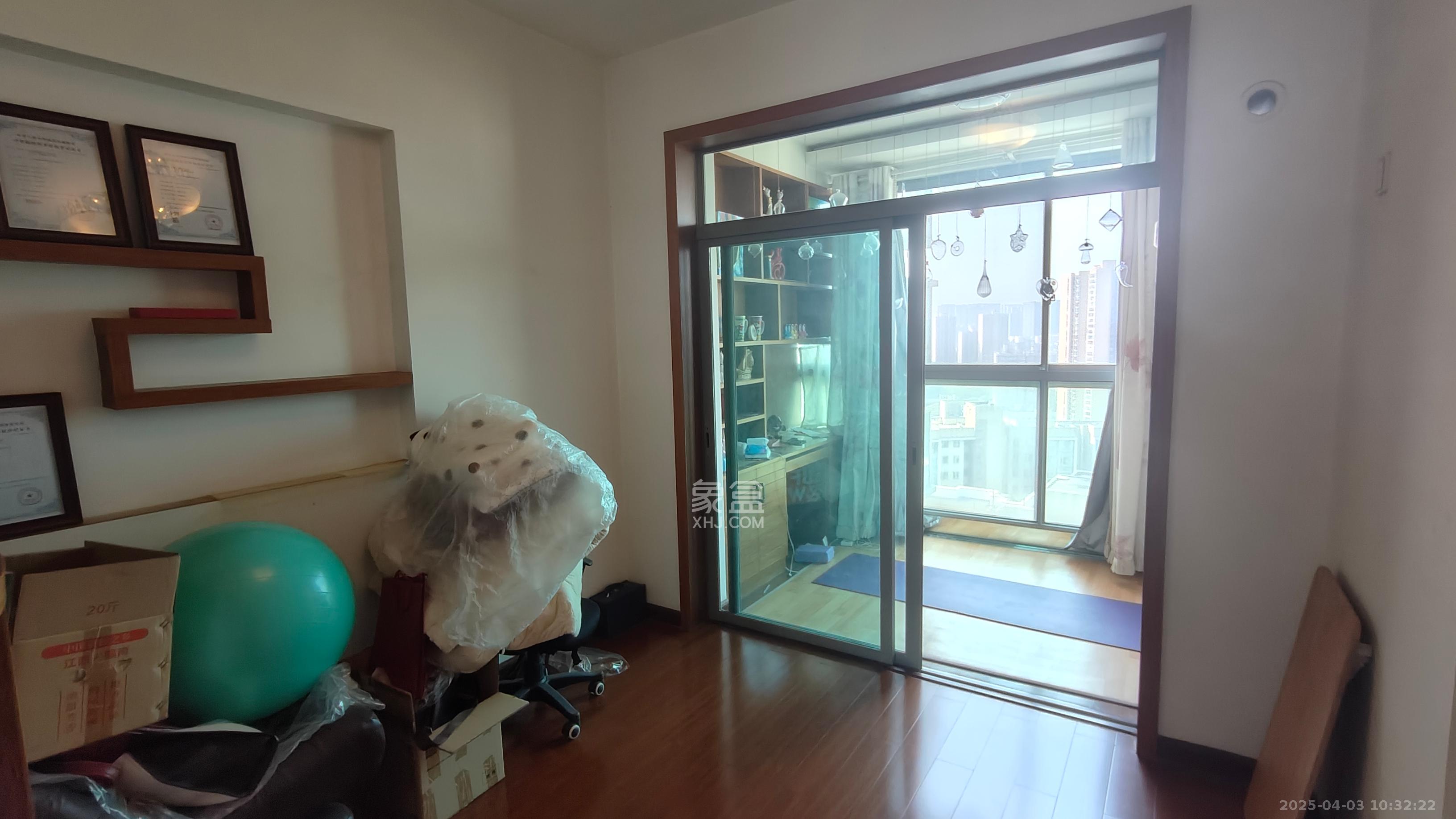 新城新世界一二三期  3室2厅2卫    3200.0元/月室内图