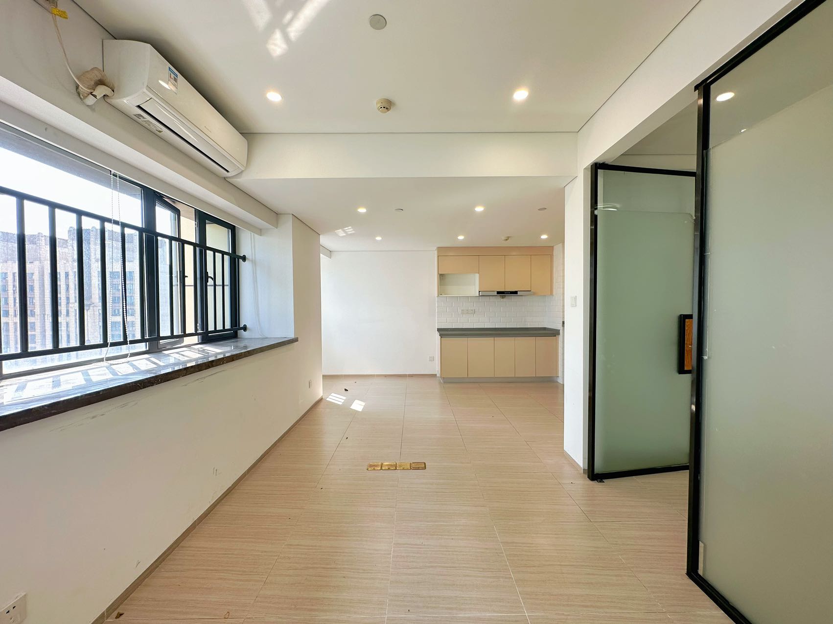 海航豪庭南苑 1室1厅1卫 110.0万 海航豪庭南苑 1室1厅1卫 110.0万客厅