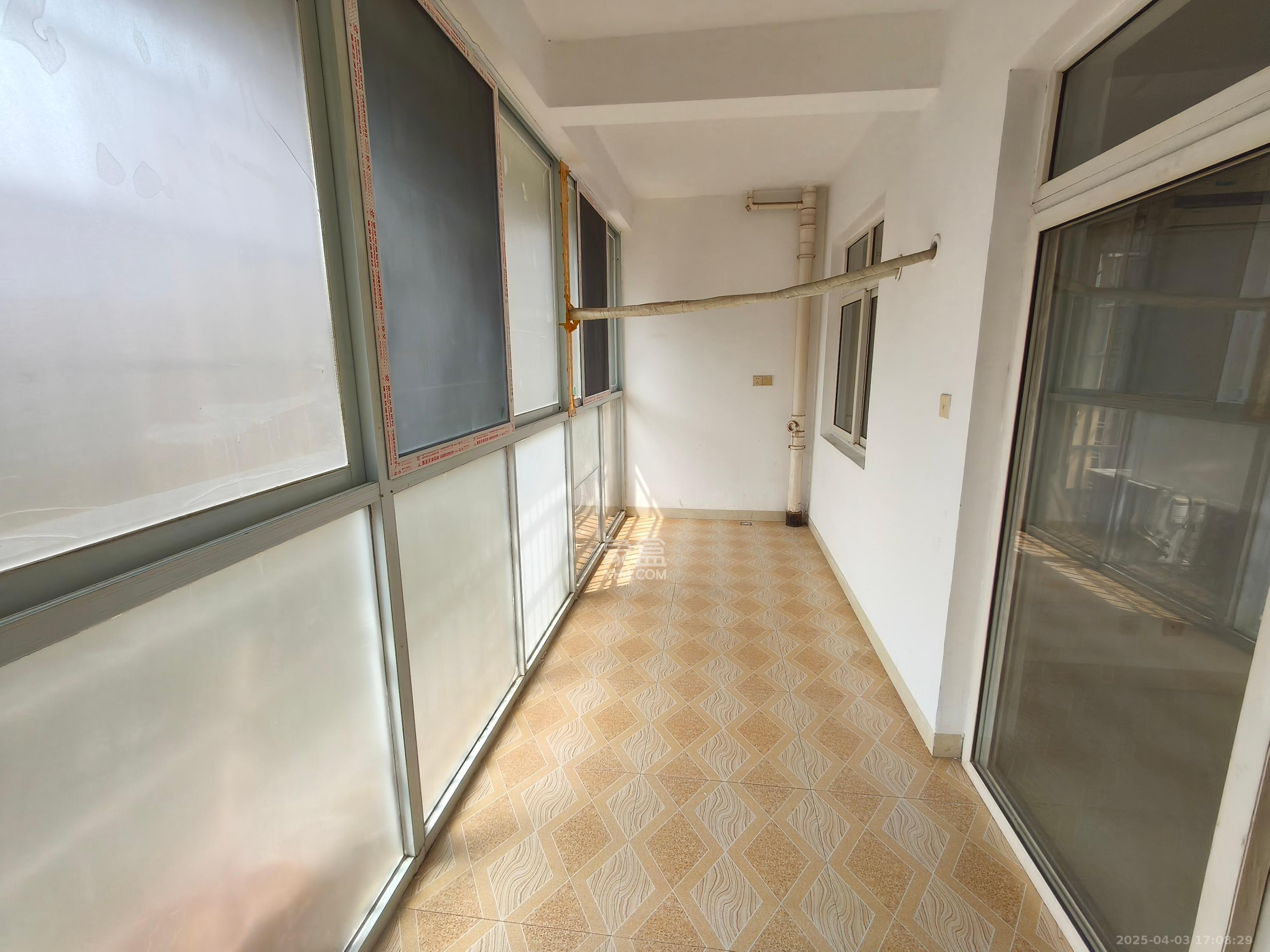 景荣华苑 4室2厅2卫 2600.0元/月 景荣华苑 4室2厅2卫 2600.0元/月室内图