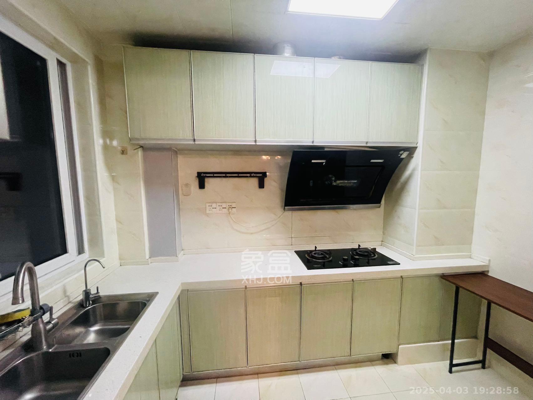 金科世界城 3室2厅2卫 2400.0元/月 金科世界城 3室2厅2卫 2400.0元/月室内图