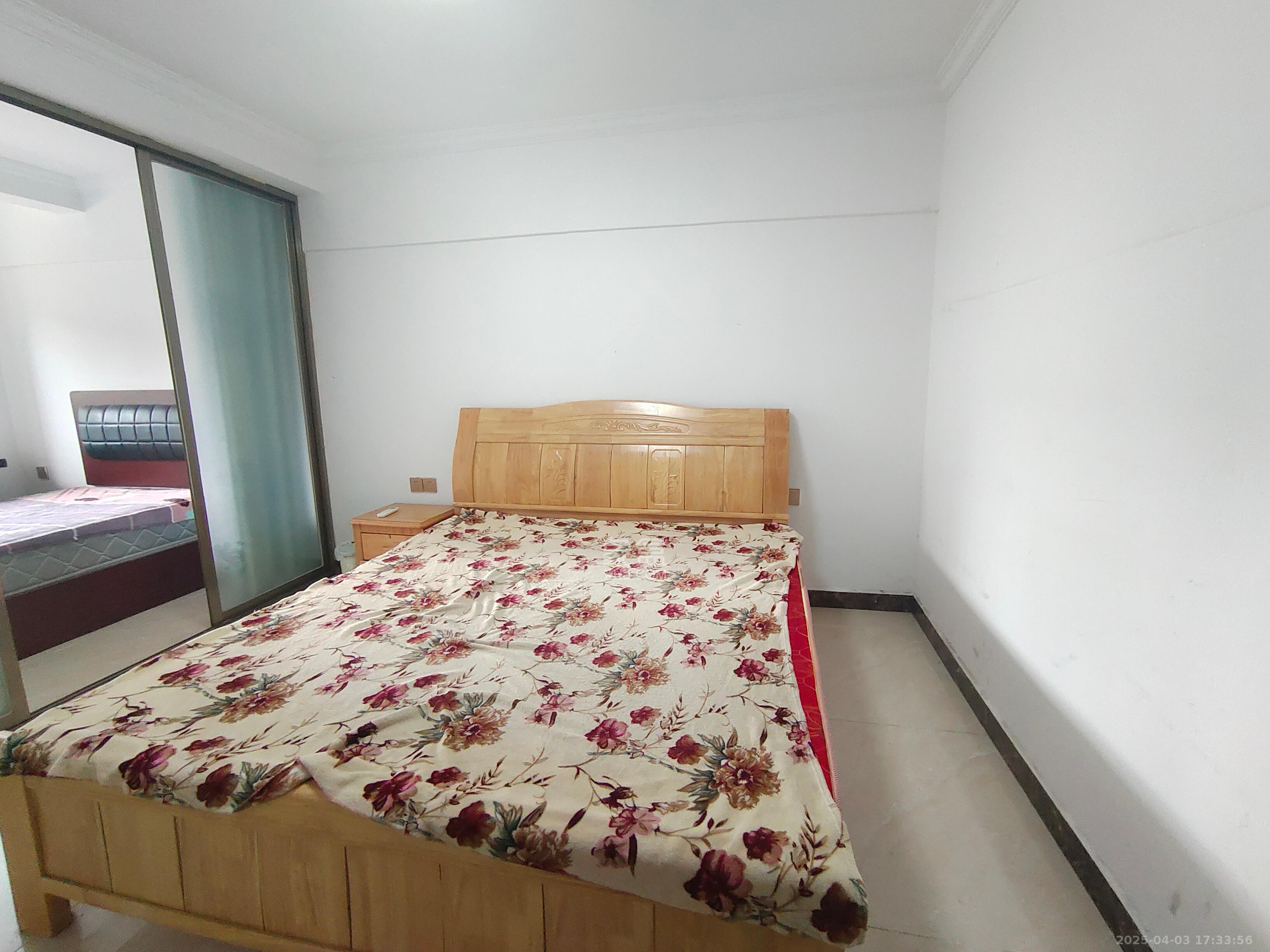 南国嘉苑 2室2厅1卫 1200.0元/月 南国嘉苑 2室2厅1卫 1200.0元/月室内图