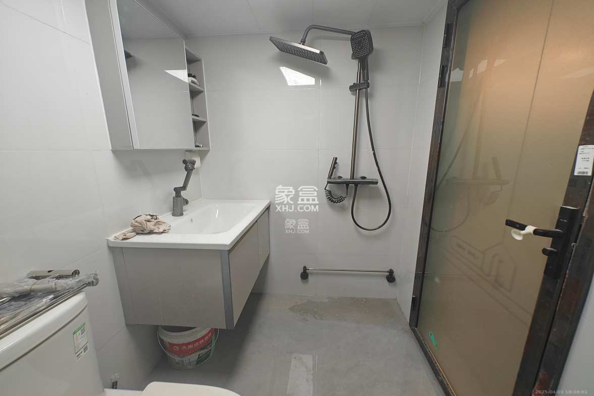 映客龙湖璟翠公馆(映客龙湖璟翠中心) 2室1厅2卫 2400.0元/月 映客龙湖璟翠公馆(映客龙湖璟翠中心) 2室1厅2卫 2400.0元/月室内图