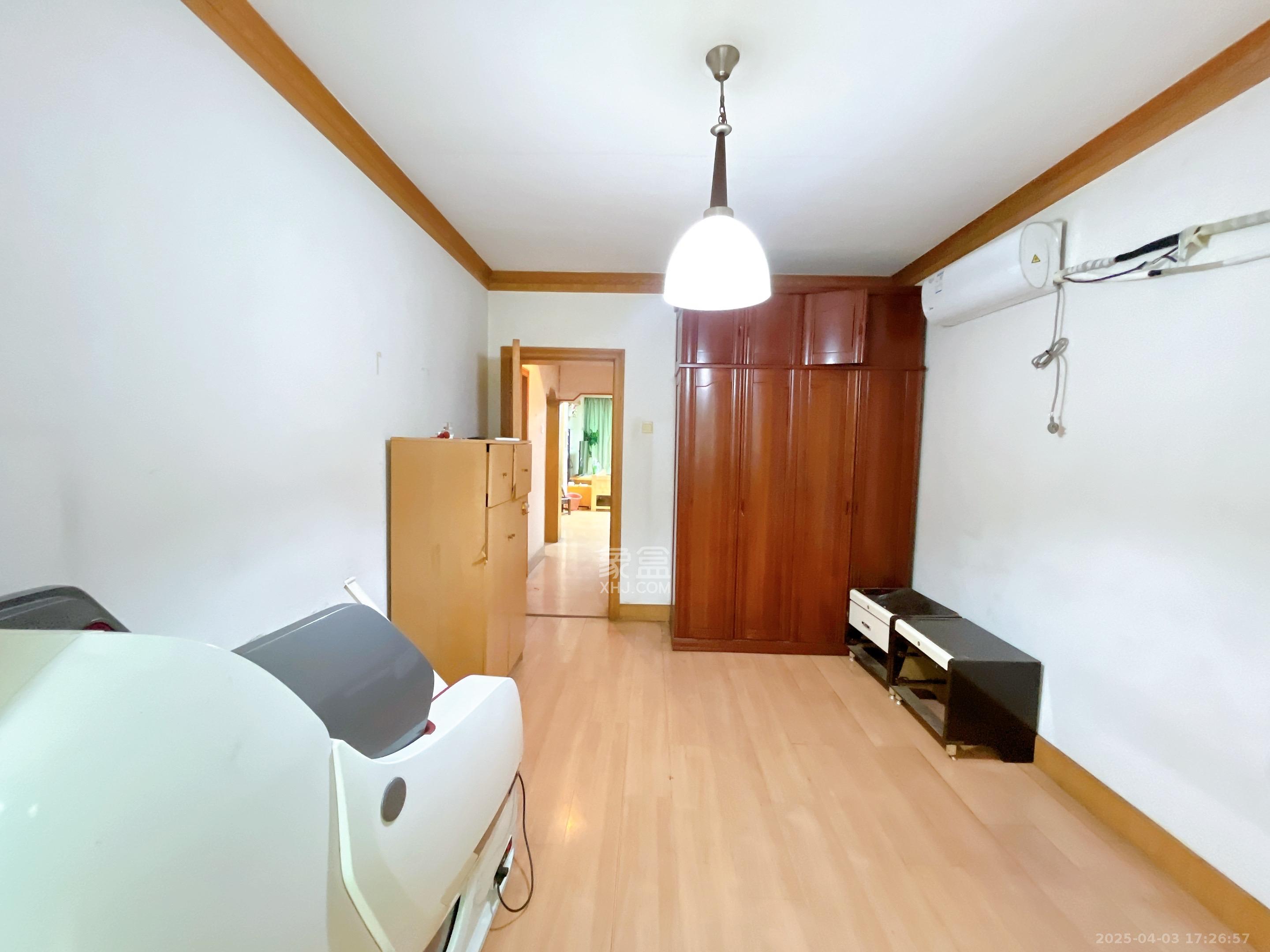 韵景商居  3室2厅2卫   2200.00元/月室内图