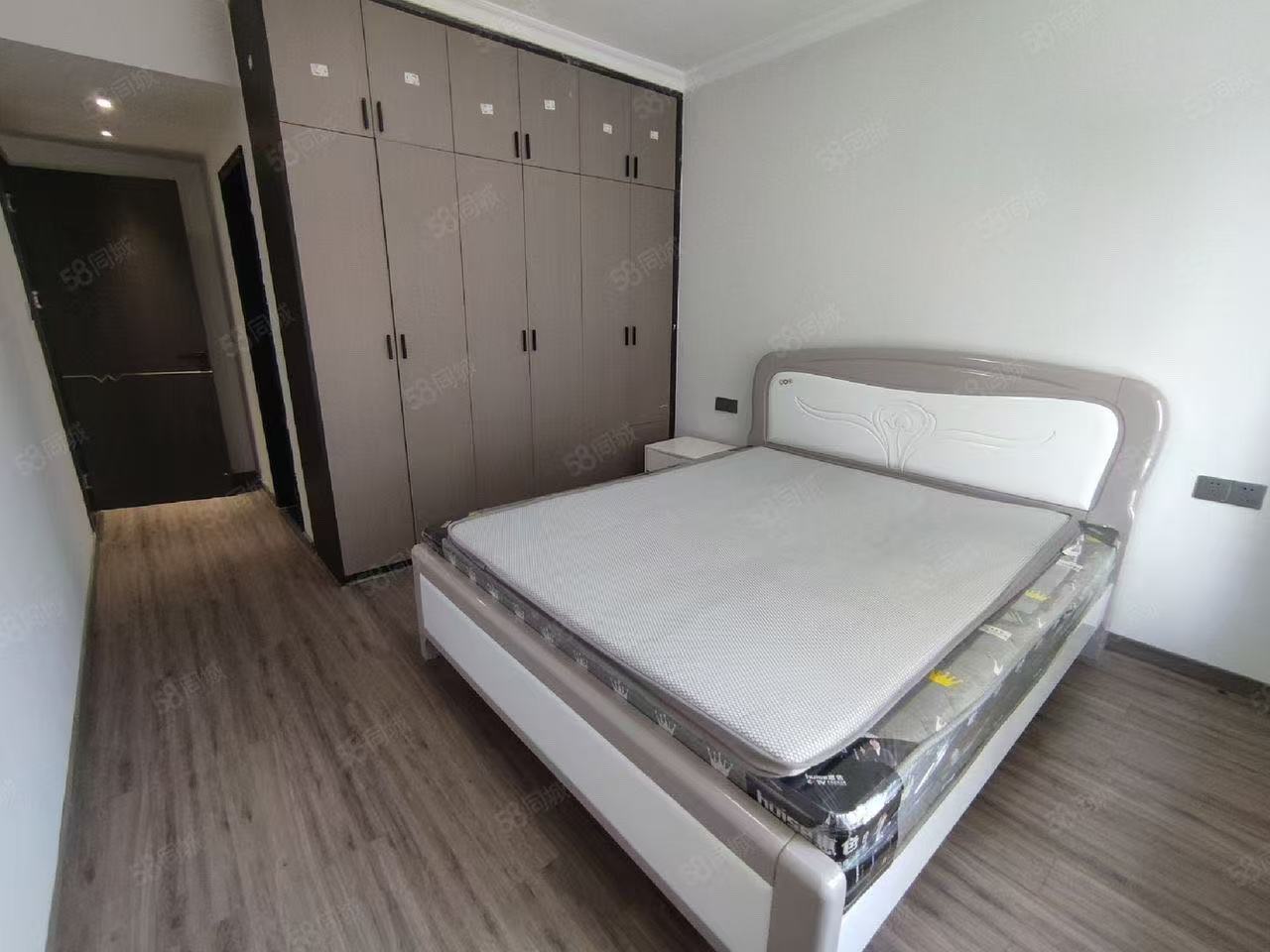 美的梧桐庄园 3室2厅2卫 2800.0元/月 美的梧桐庄园 3室2厅2卫 2800.0元/月室内图