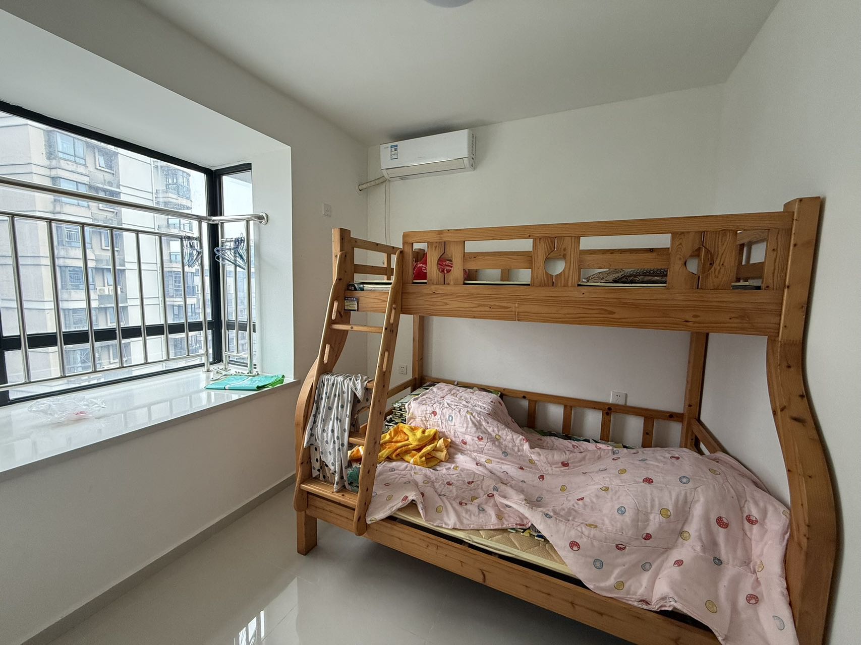 天地凤凰城  2室2厅1卫    99.0万 天地凤凰城  2室2厅1卫    99.0万室内图