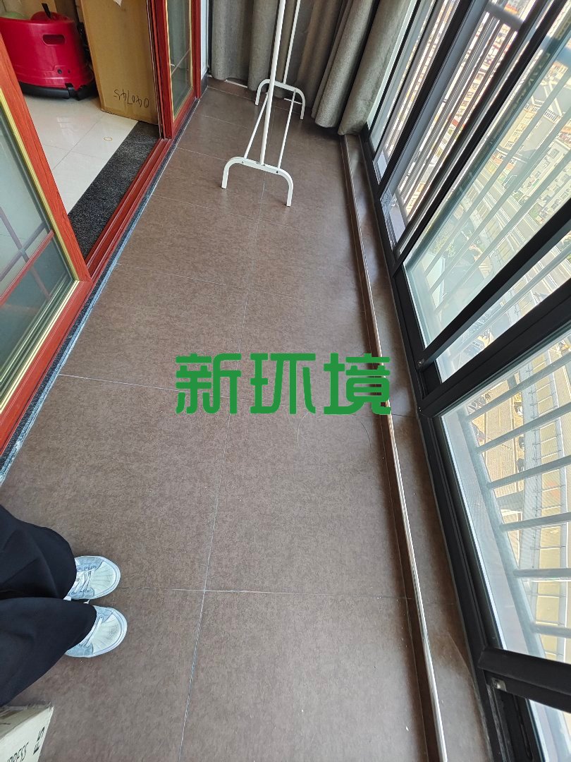 旺角佳园  4室2厅2卫   79.00万客厅