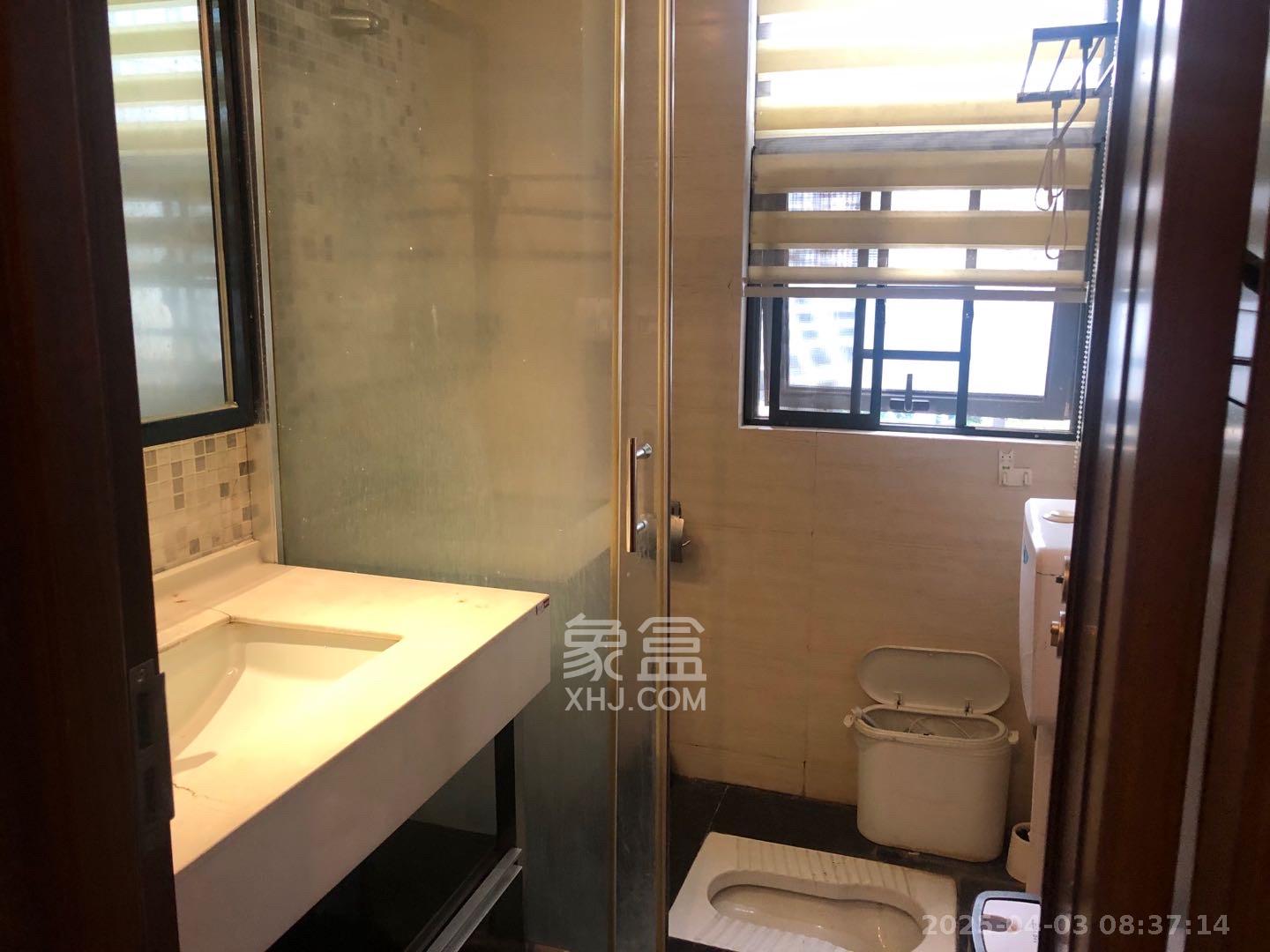 藏珑湖上国际花园 3室2厅2卫 2700.0元/月 藏珑湖上国际花园 3室2厅2卫 2700.0元/月室内图