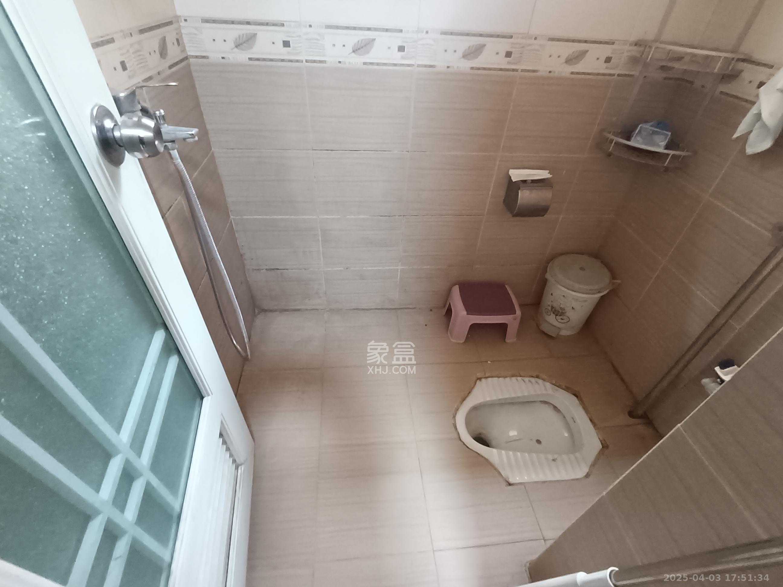 明星村 2室2厅1卫 2400.0元/月 明星村 2室2厅1卫 2400.0元/月室内图