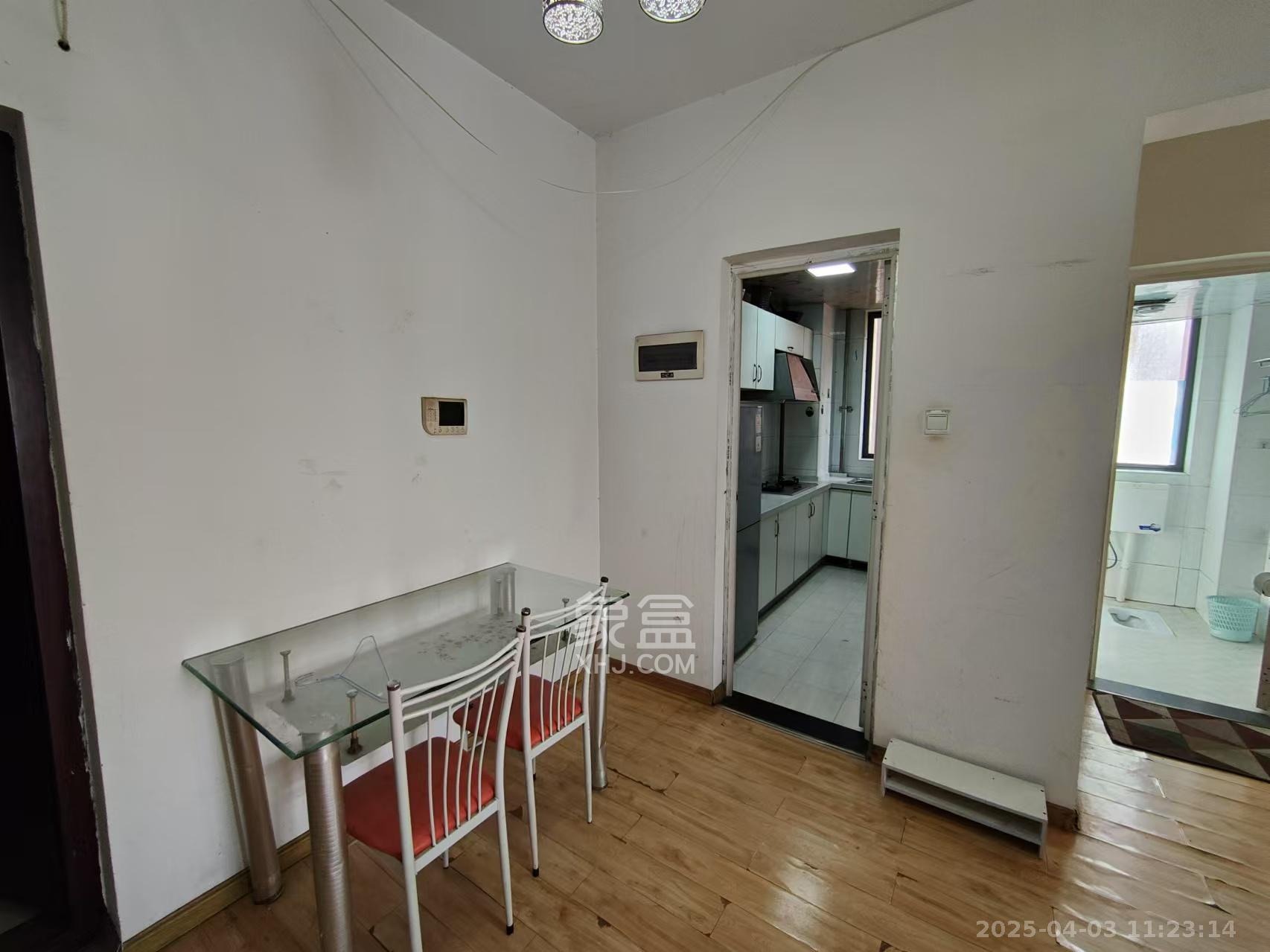 鑫远湘府华城  2室2厅1卫    2000.0元/月室内图