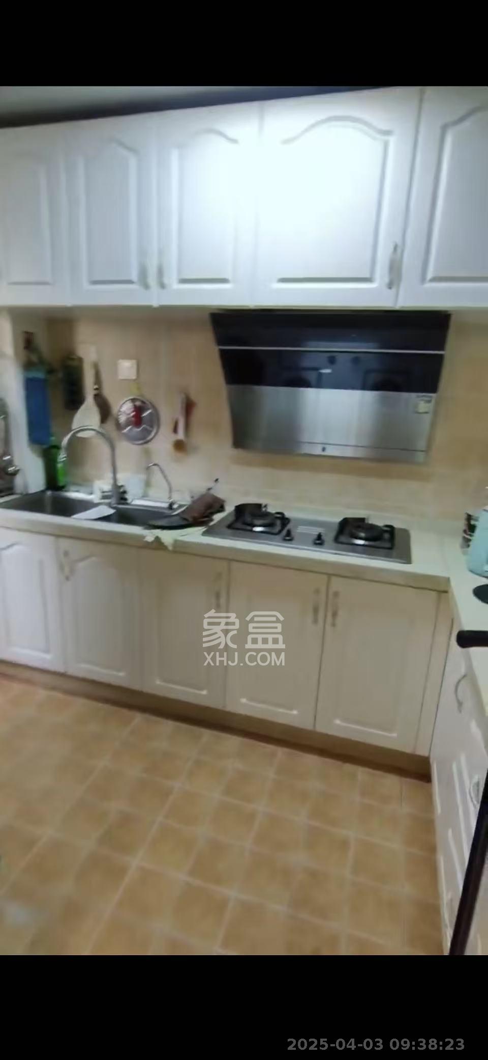 中建芙蓉嘉苑  3室2厅2卫   2300.00元/月室内图