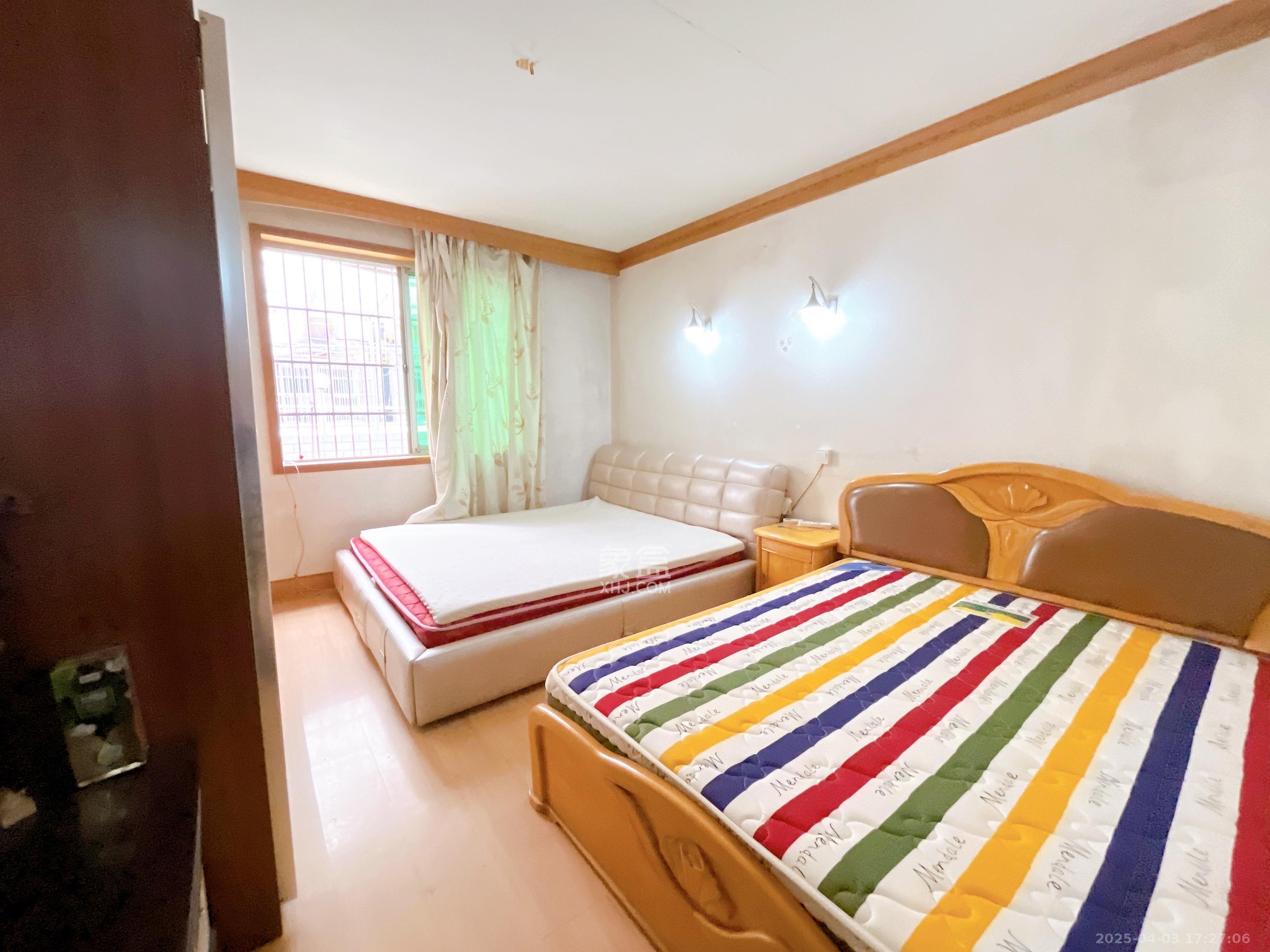 韵景商居  3室2厅2卫   2200.00元/月室内图