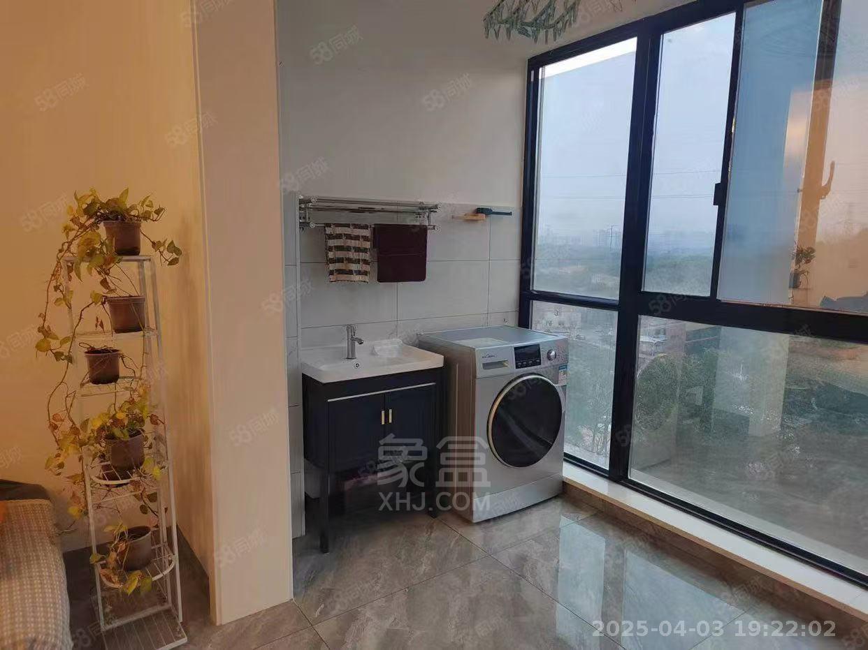 时代新城(翰林府) 2室1厅1卫 1700.0元/月 时代新城(翰林府) 2室1厅1卫 1700.0元/月室内图