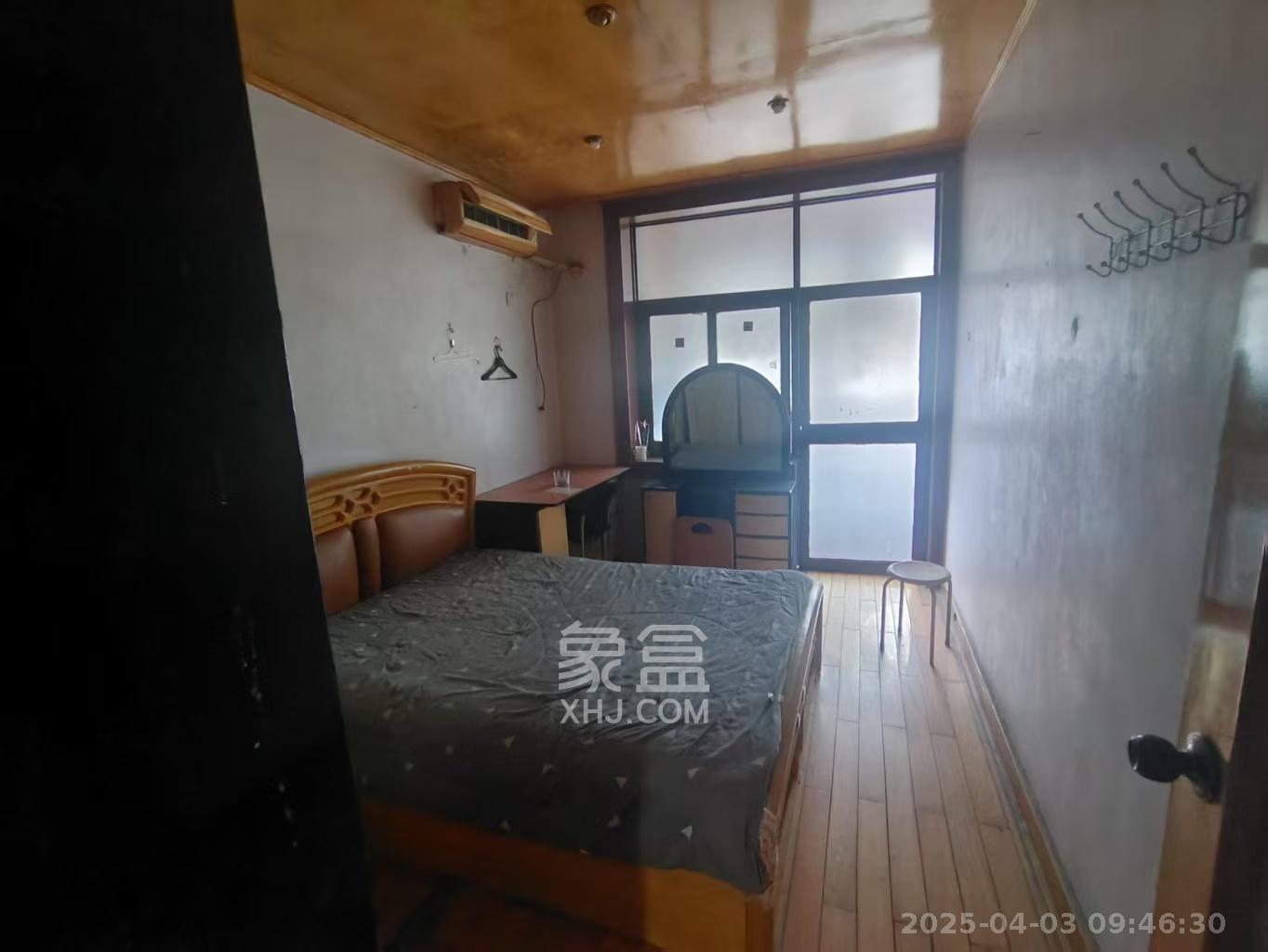 席草田散盘 3室1厅1卫 2000.0元/月 席草田散盘 3室1厅1卫 2000.0元/月室内图