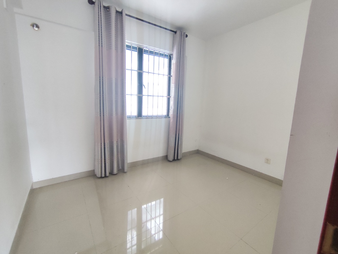 滨涯小区一期(滨涯村一区)  3室2厅1卫    2000.0元/月 滨涯小区一期(滨涯村一区)  3室2厅1卫    2000.0元/月室内图