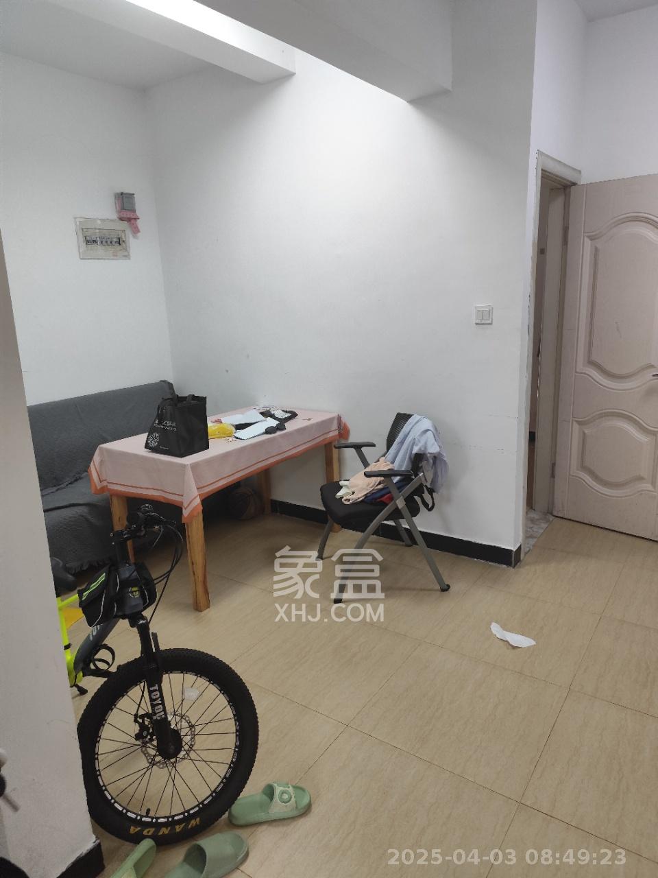 上河国际A座  1室1厅1卫   1300.00元/月
