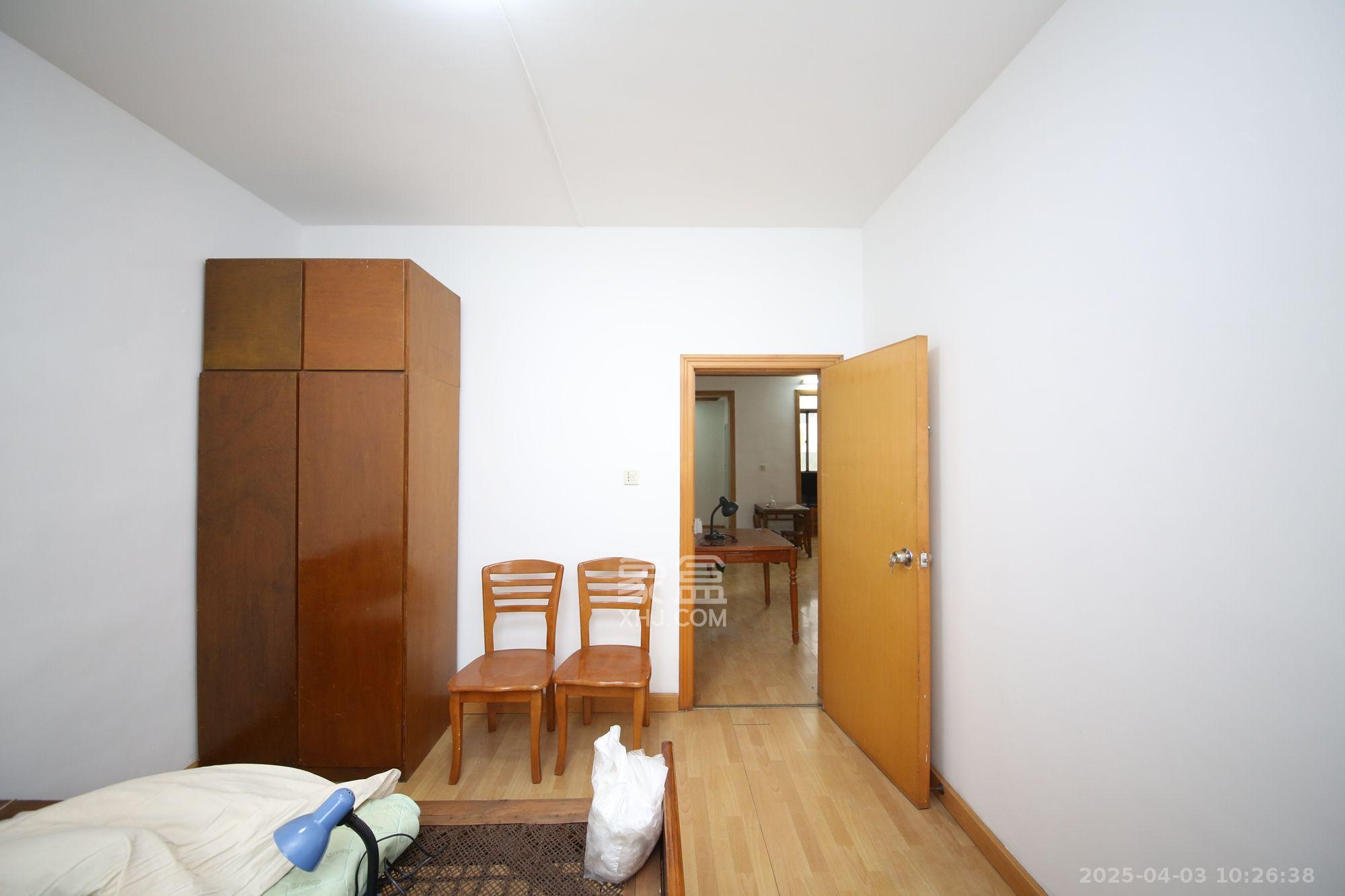 省政府五所 3室1厅1卫 3700.0元/月 省政府五所 3室1厅1卫 3700.0元/月室内图