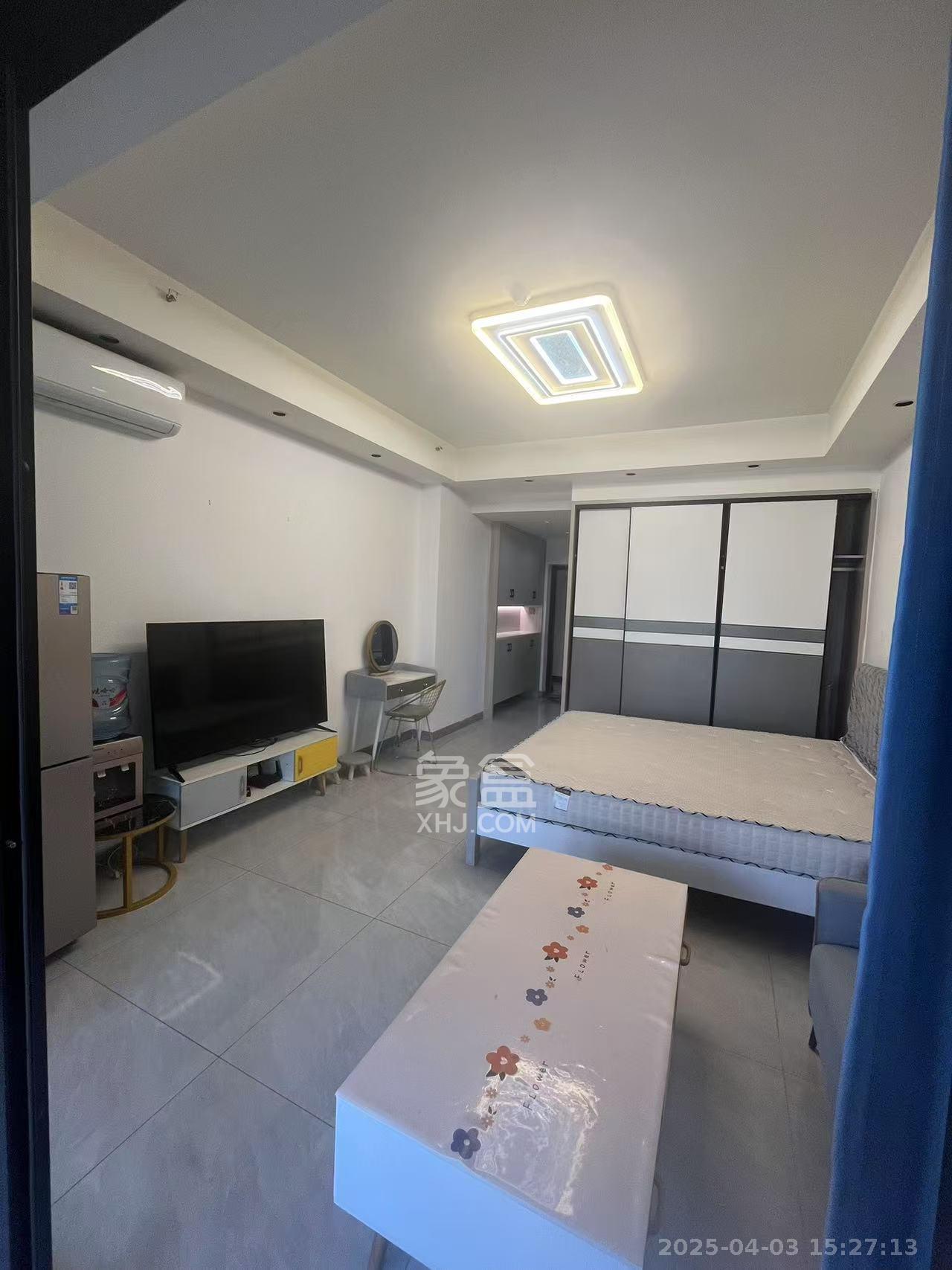 中建嘉和城  1室1廳1衛(wèi)    1700.0元/月