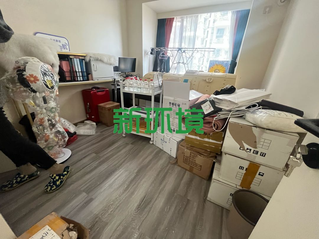 福天华府  3室2厅2卫   85.80万客厅