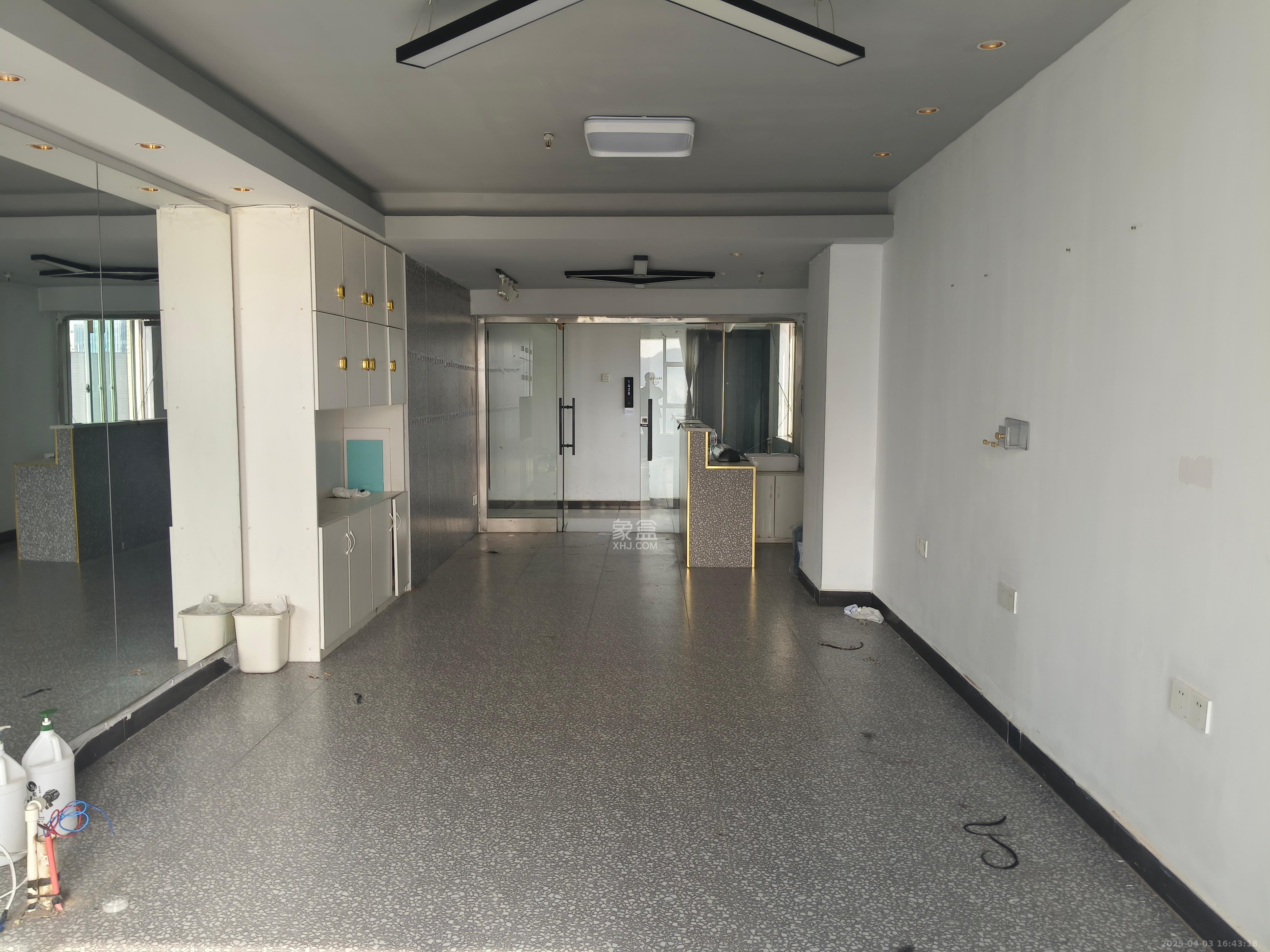 五一新干线 1室1厅1卫 3000.0元/月 五一新干线 1室1厅1卫 3000.0元/月室内图