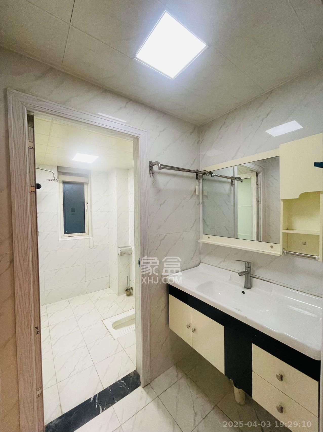 金科世界城 3室2厅2卫 2400.0元/月 金科世界城 3室2厅2卫 2400.0元/月室内图