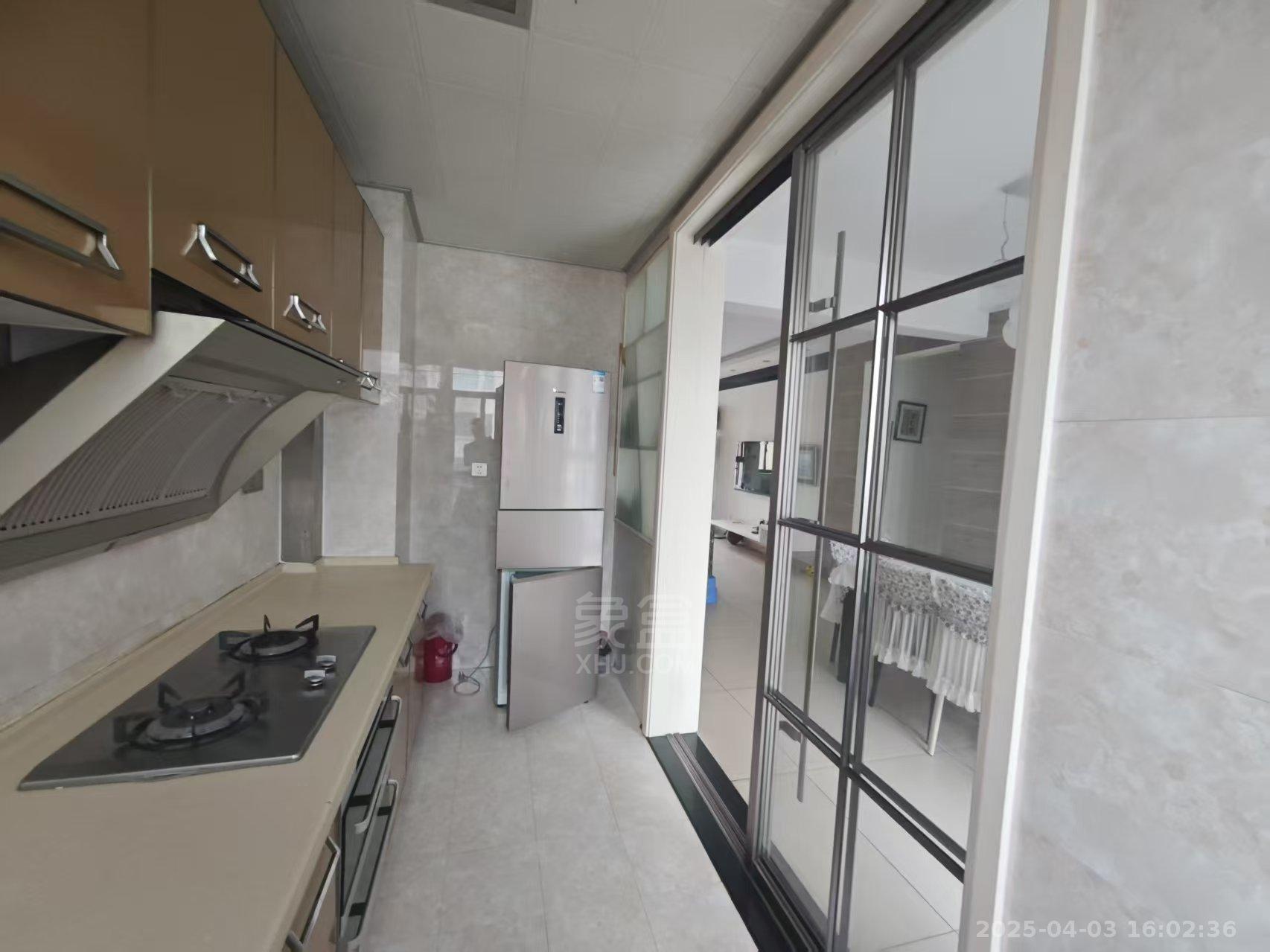 中央皇庭 2室2厅1卫 1500.0元/月 中央皇庭 2室2厅1卫 1500.0元/月室内图