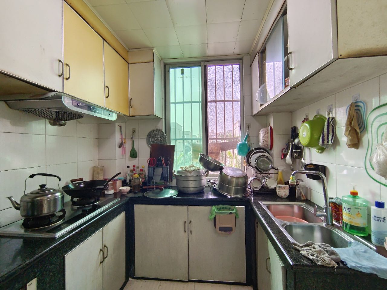 海湾怡园  4室2厅2卫    140.0万 海湾怡园  4室2厅2卫    140.0万室内图