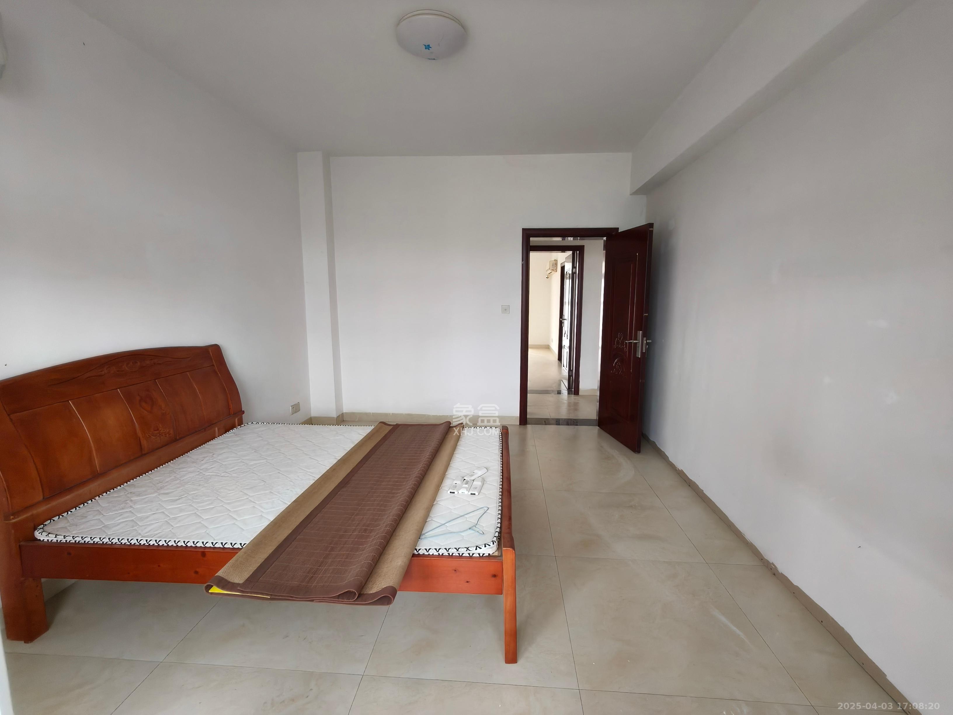 景荣华苑 4室2厅2卫 2600.0元/月 景荣华苑 4室2厅2卫 2600.0元/月室内图