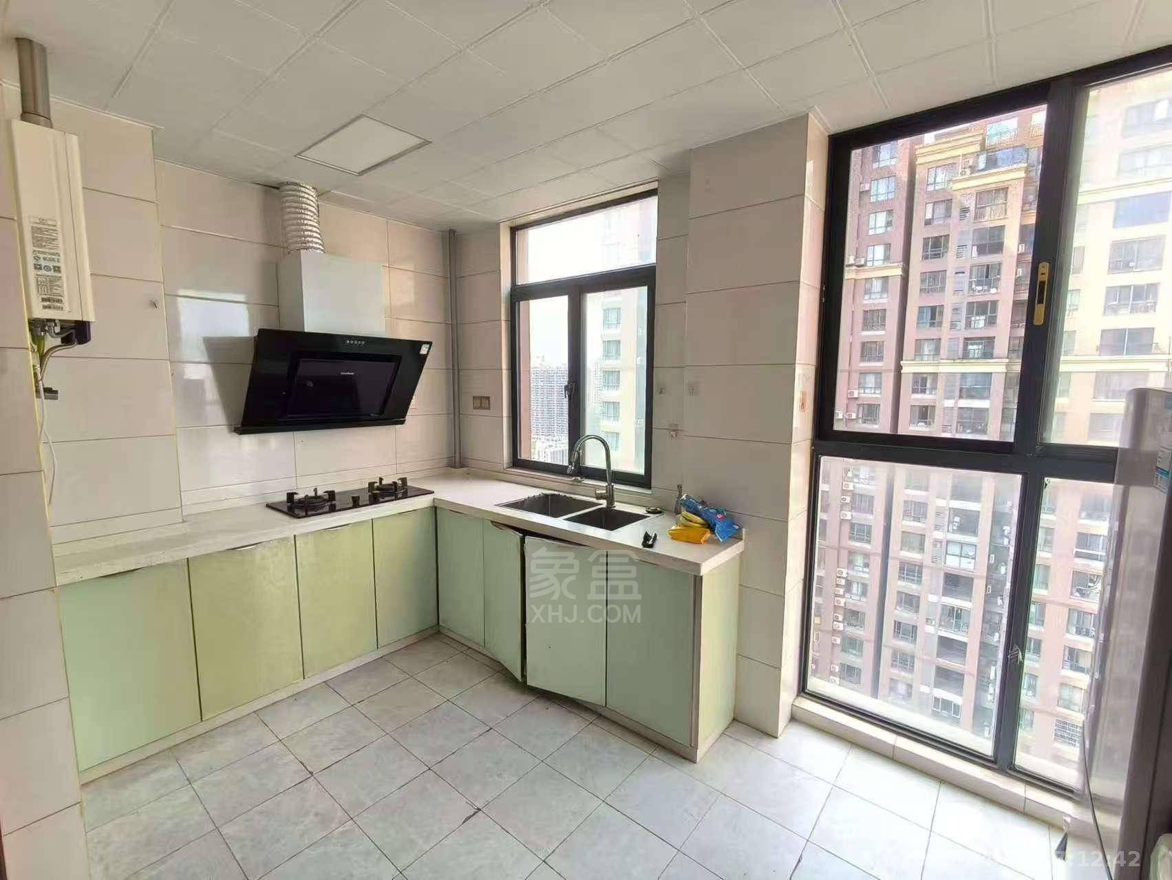 湘银星城 3室2厅2卫 1800.0元/月 湘银星城 3室2厅2卫 1800.0元/月室内图