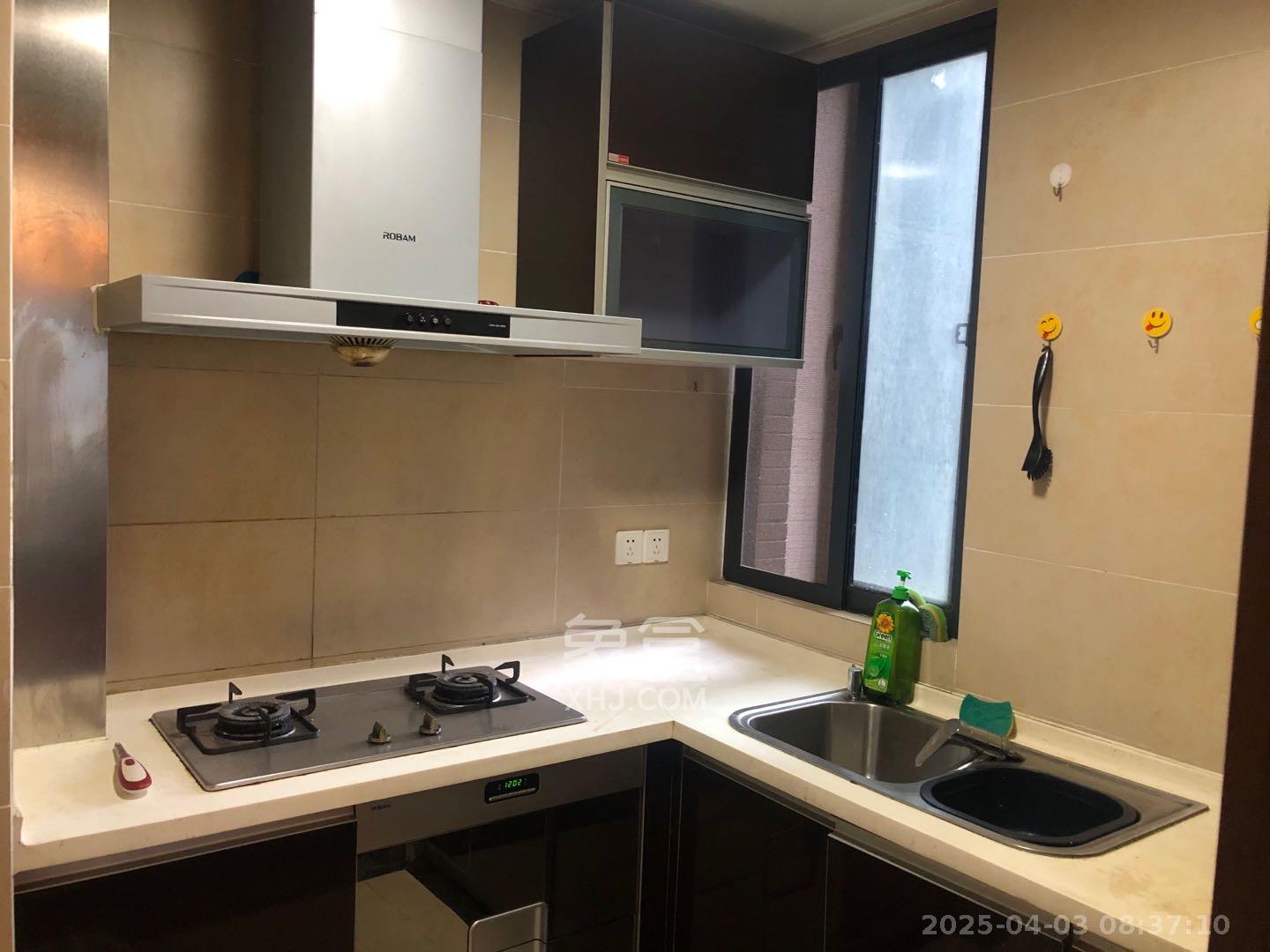 藏珑湖上国际花园 3室2厅2卫 2700.0元/月 藏珑湖上国际花园 3室2厅2卫 2700.0元/月室内图