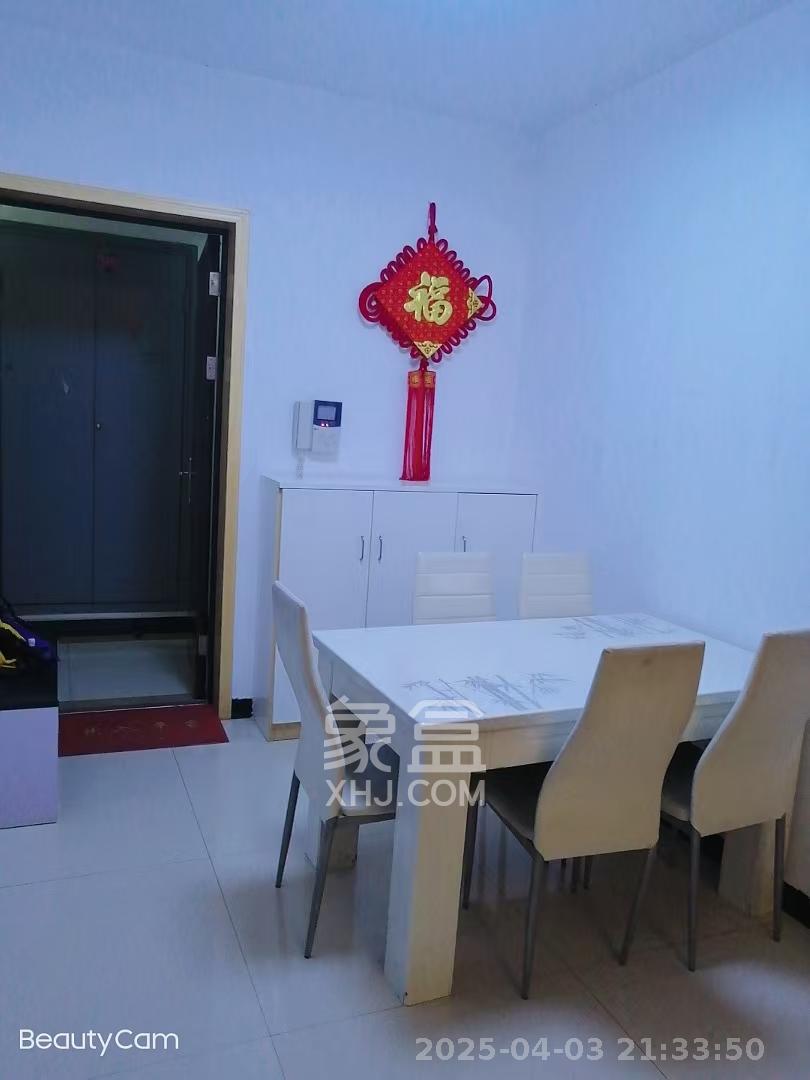 三一街区  2室2厅1卫   1800.00元/月室内图
