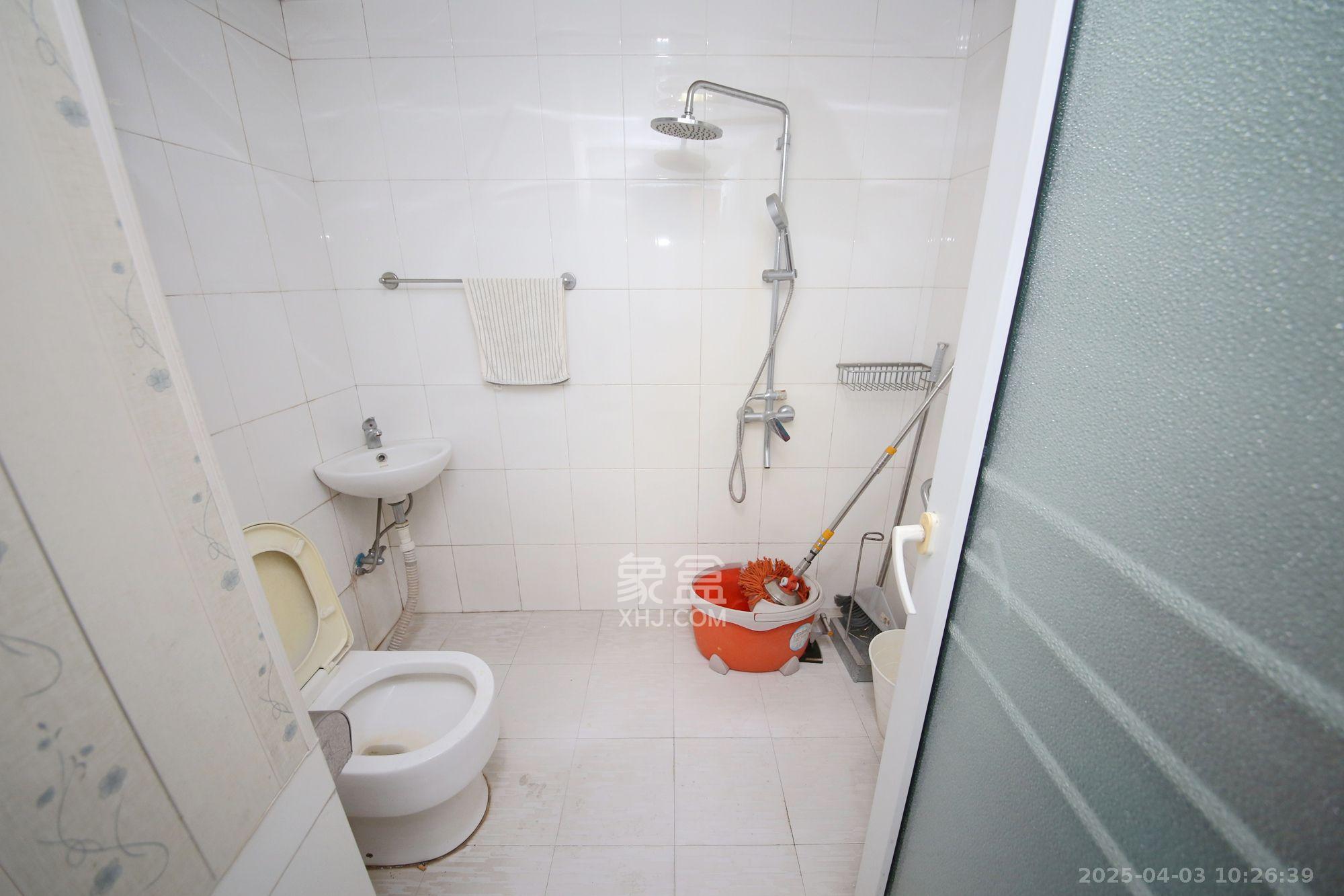 省政府五所 3室1厅1卫 3700.0元/月 省政府五所 3室1厅1卫 3700.0元/月室内图