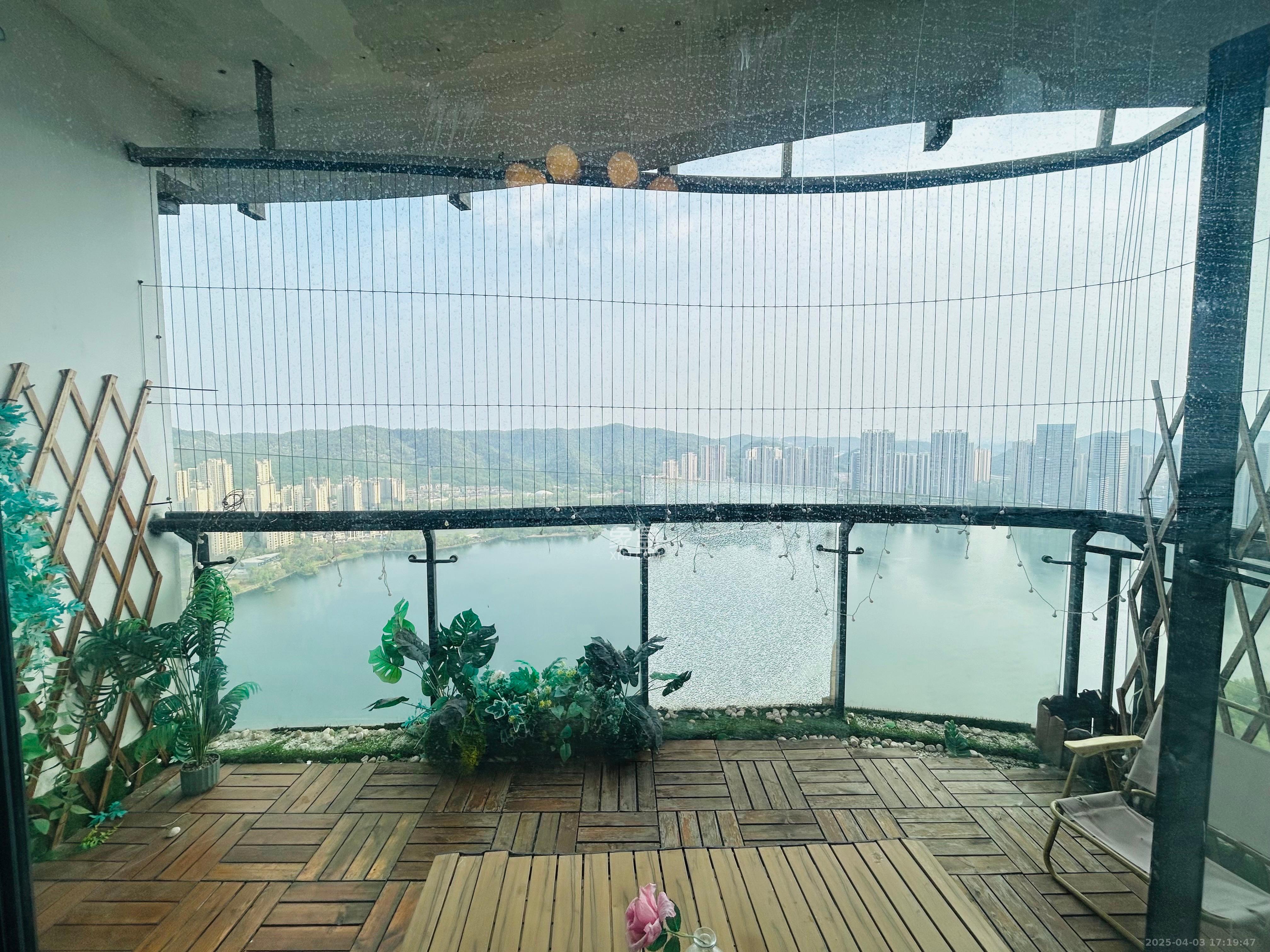 天祥水晶湾  4室2厅2卫   4500.00元/月室内图