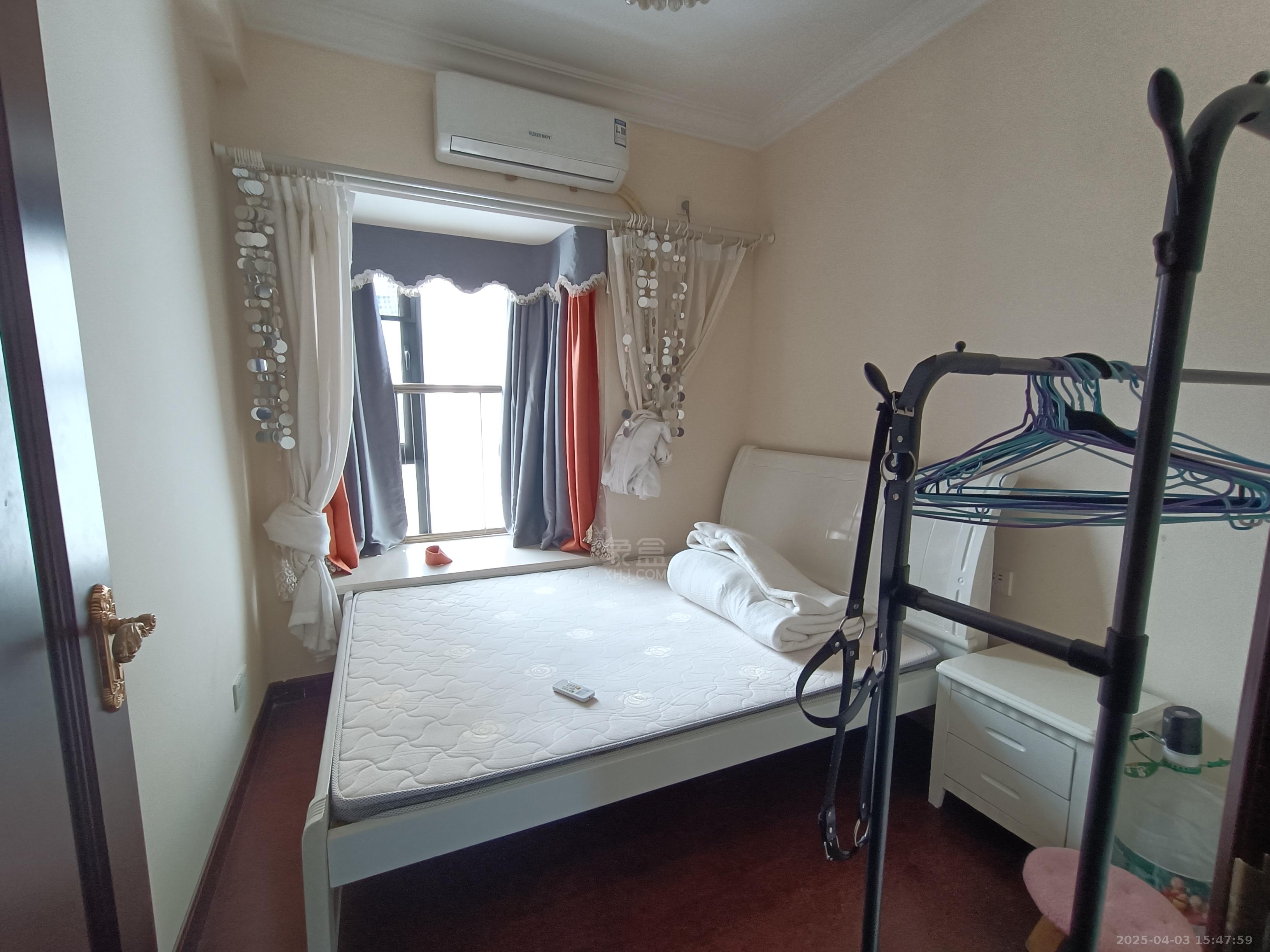 恒大华府 3室2厅2卫 2400.0元/月 恒大华府 3室2厅2卫 2400.0元/月室内图