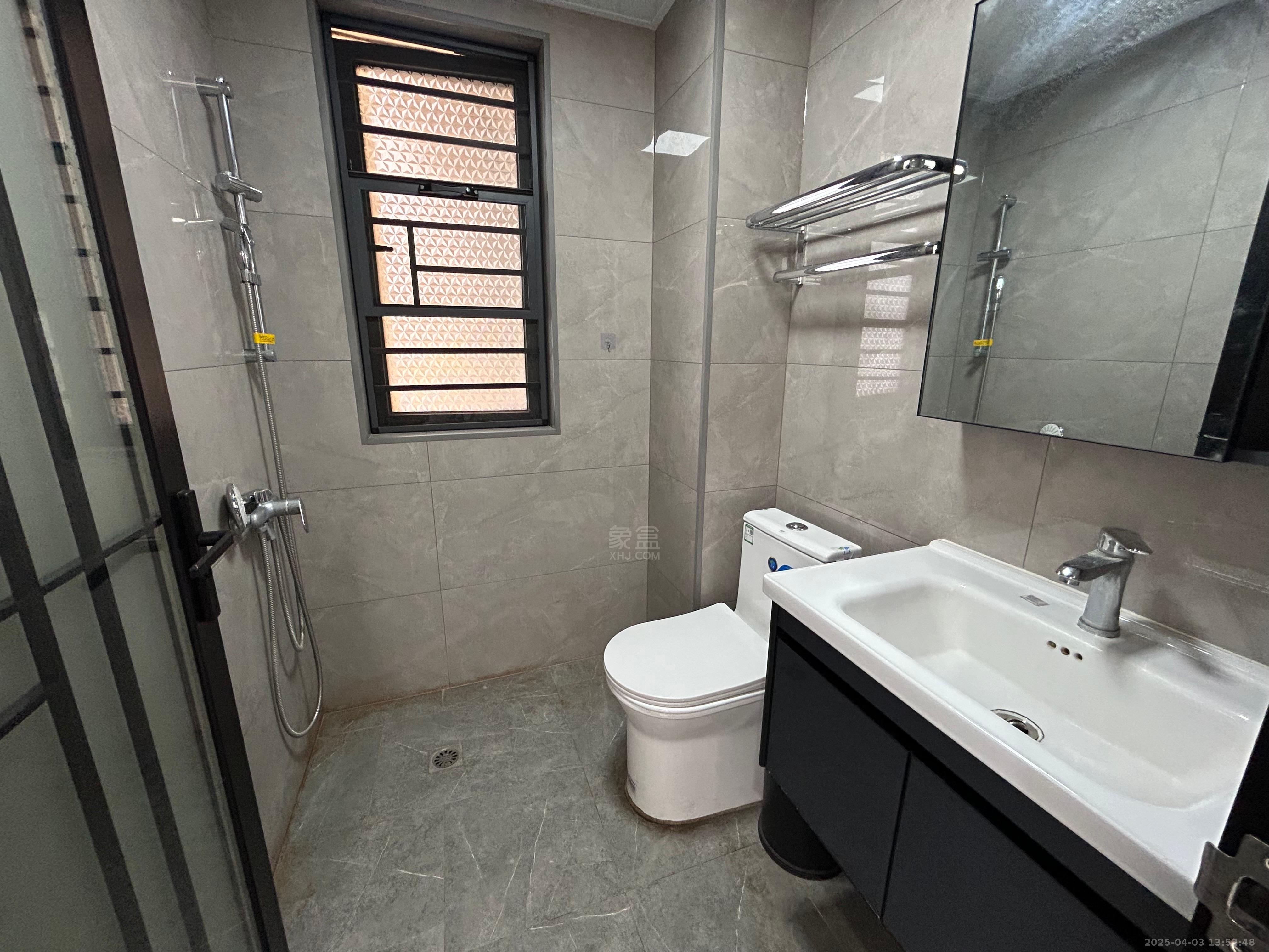 中建江湾壹号 3室2厅1卫 2300.0元/月 中建江湾壹号 3室2厅1卫 2300.0元/月室内图