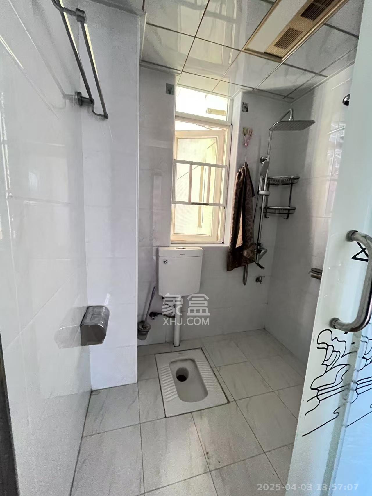 荷韵园 3室2厅1卫 2200.0元/月 荷韵园 3室2厅1卫 2200.0元/月室内图