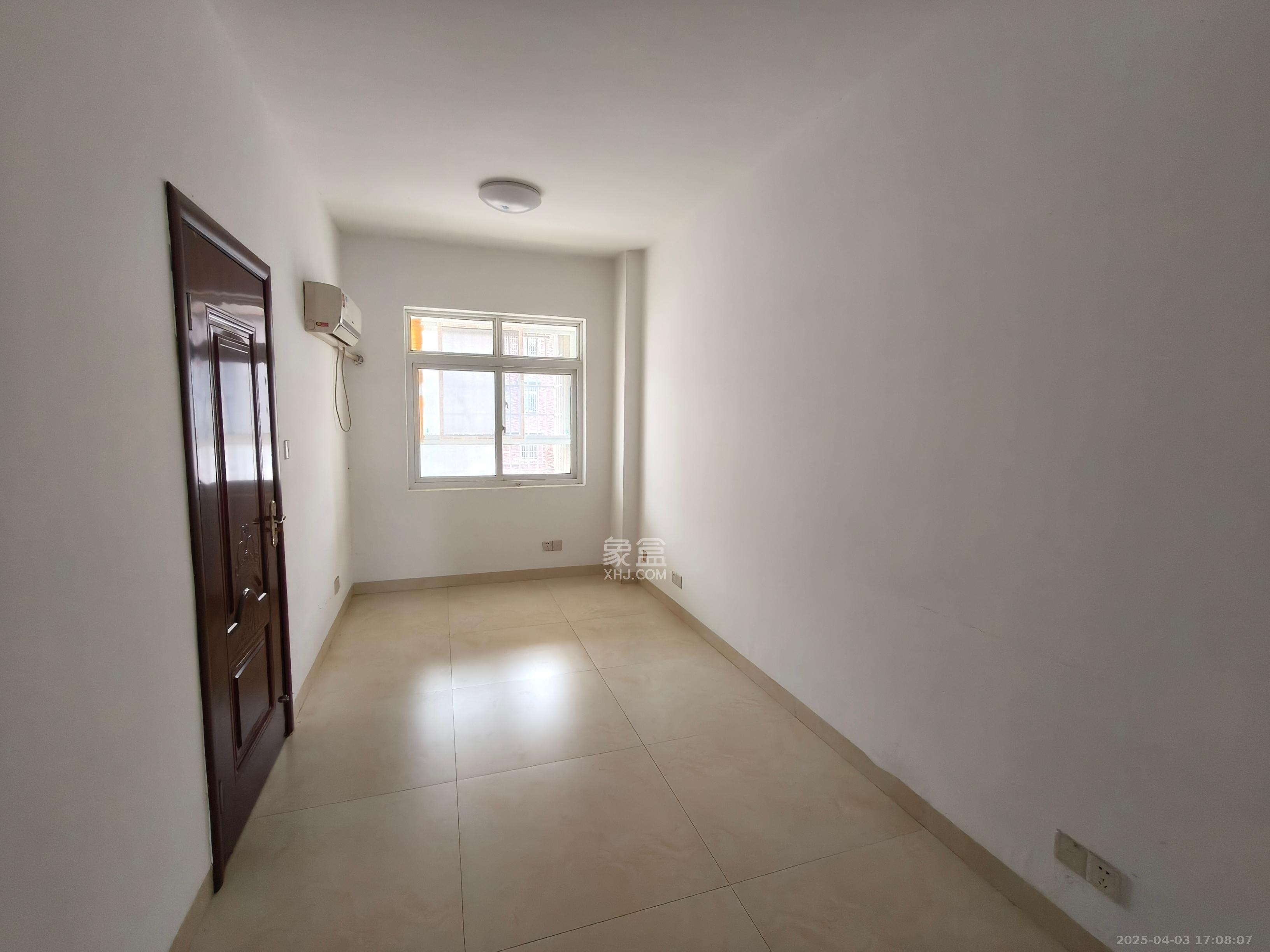 景荣华苑  4室2厅2卫    2600.0元/月室内图