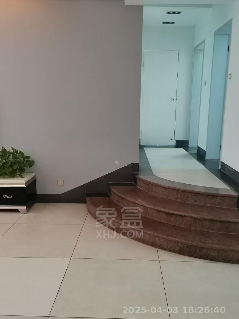 四季花园  3室2厅2卫    2300.0元/月 四季花园  3室2厅2卫    2300.0元/月室内图