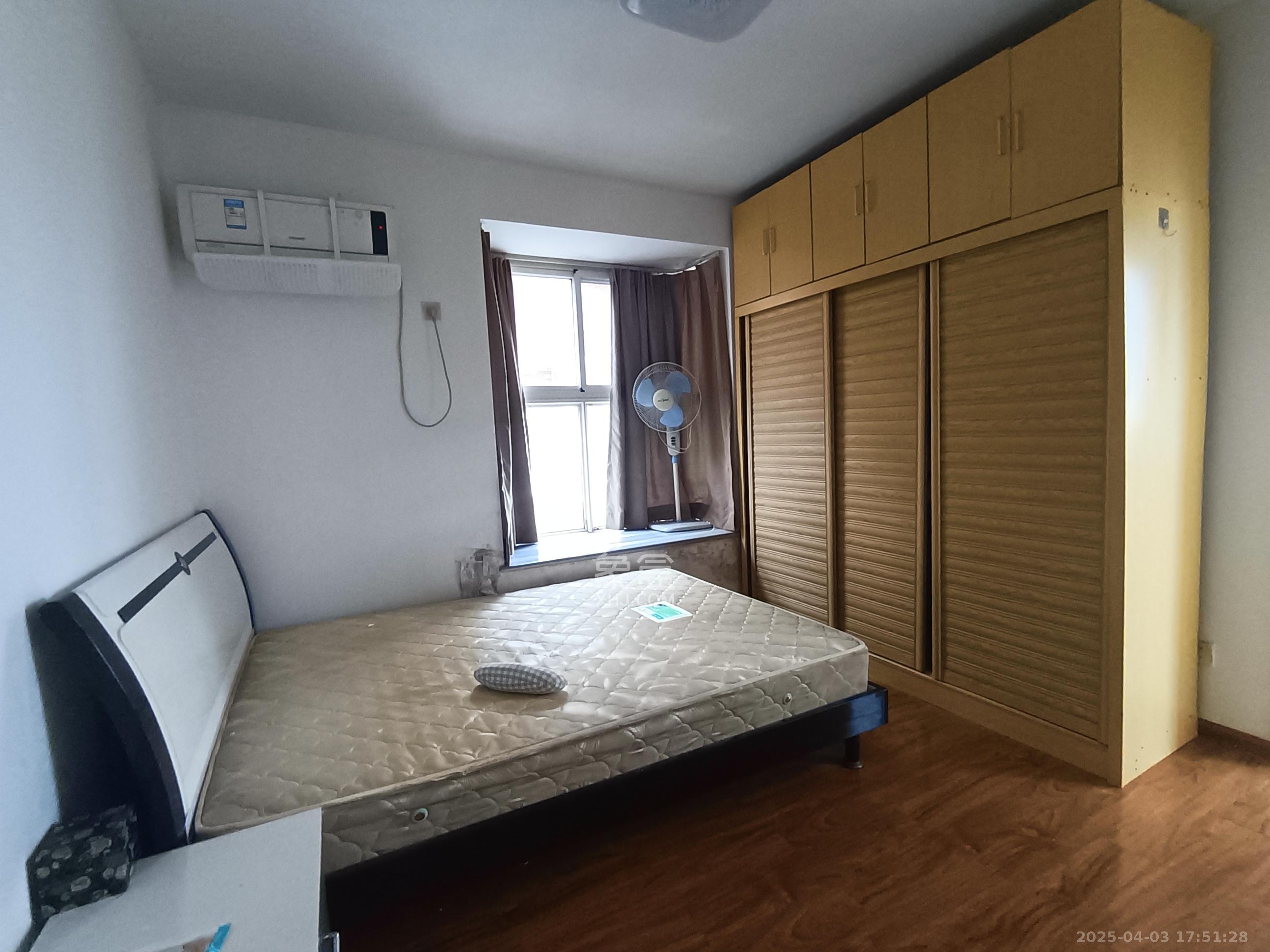 明星村 2室2厅1卫 2400.0元/月 明星村 2室2厅1卫 2400.0元/月室内图