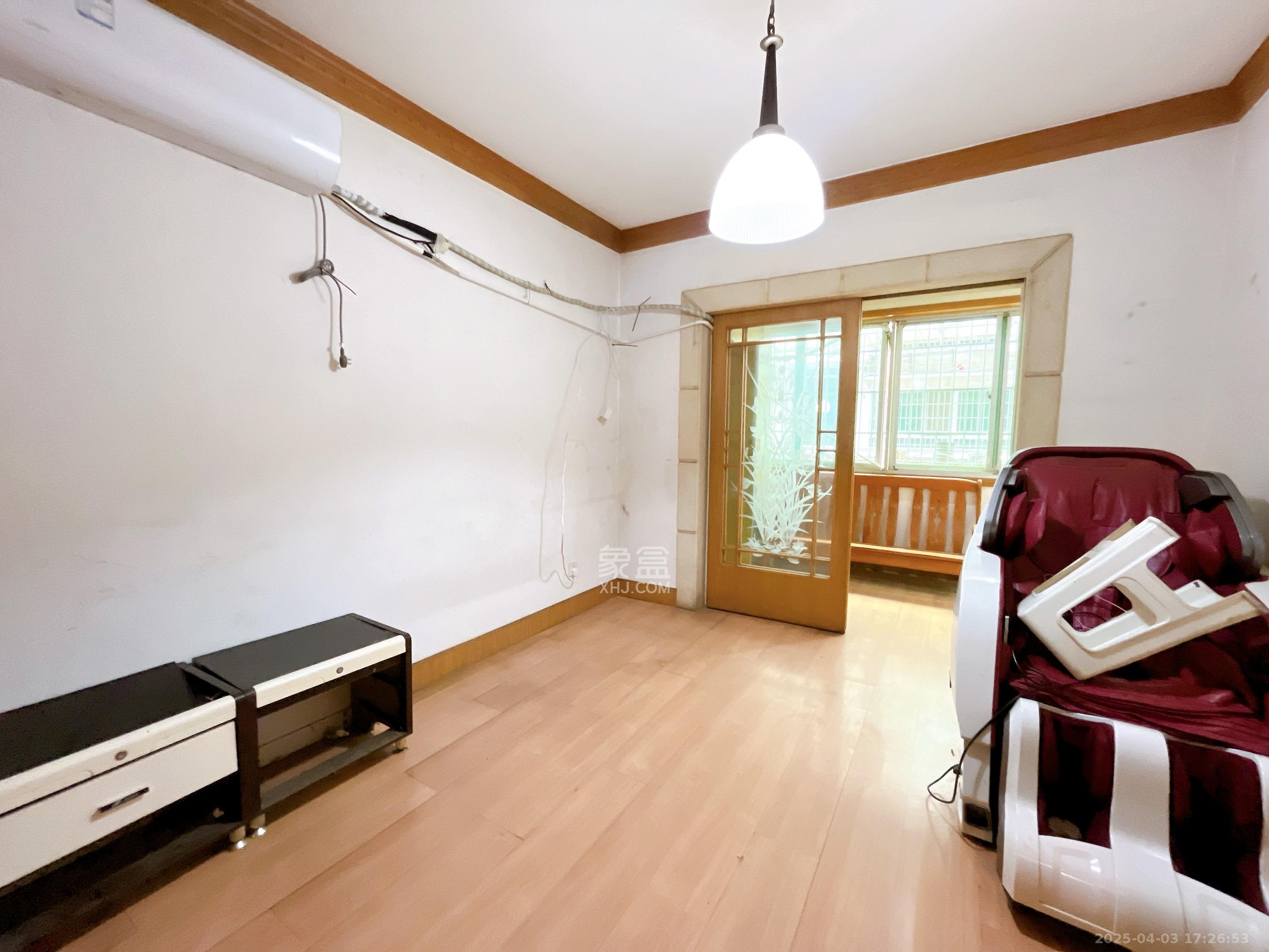 韵景商居  3室2厅2卫   2200.00元/月室内图