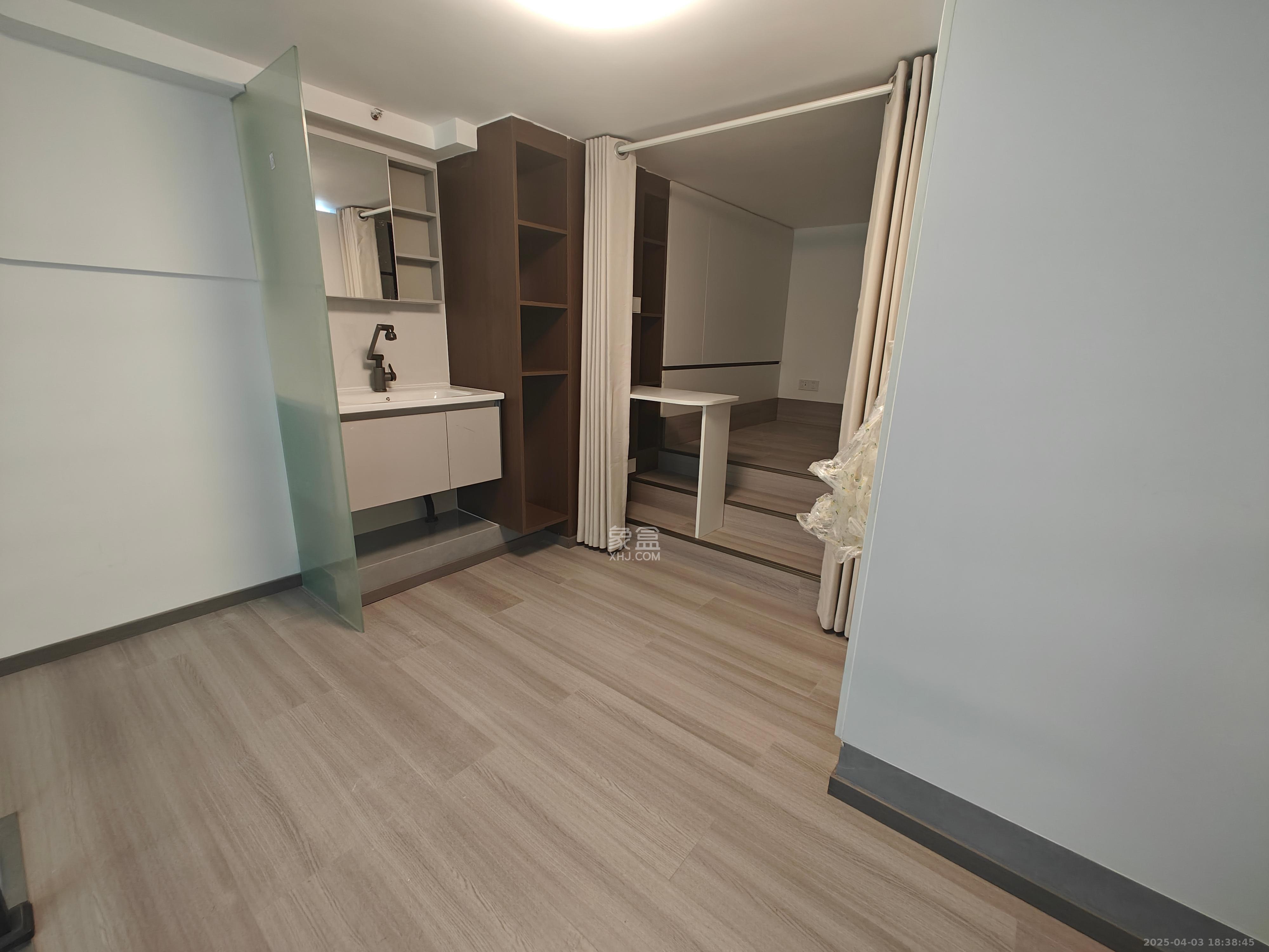 映客龙湖璟翠公馆(映客龙湖璟翠中心) 2室1厅2卫 2400.0元/月 映客龙湖璟翠公馆(映客龙湖璟翠中心) 2室1厅2卫 2400.0元/月室内图